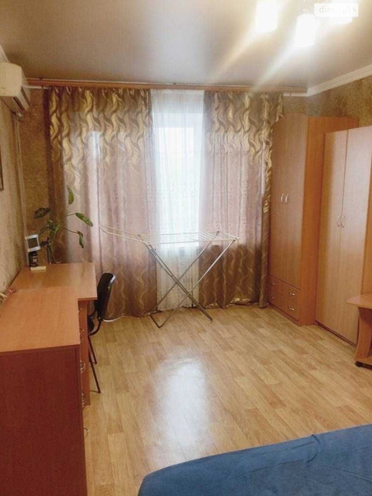 однокомнатная квартира в Днепре, на мас. Тополь-3 49 в аренду на долгий срок помесячно фото 1 однокомнатная квартира в Днепре, на мас. Тополь-3 49 в аренду на долгий срок помесячно фото 1