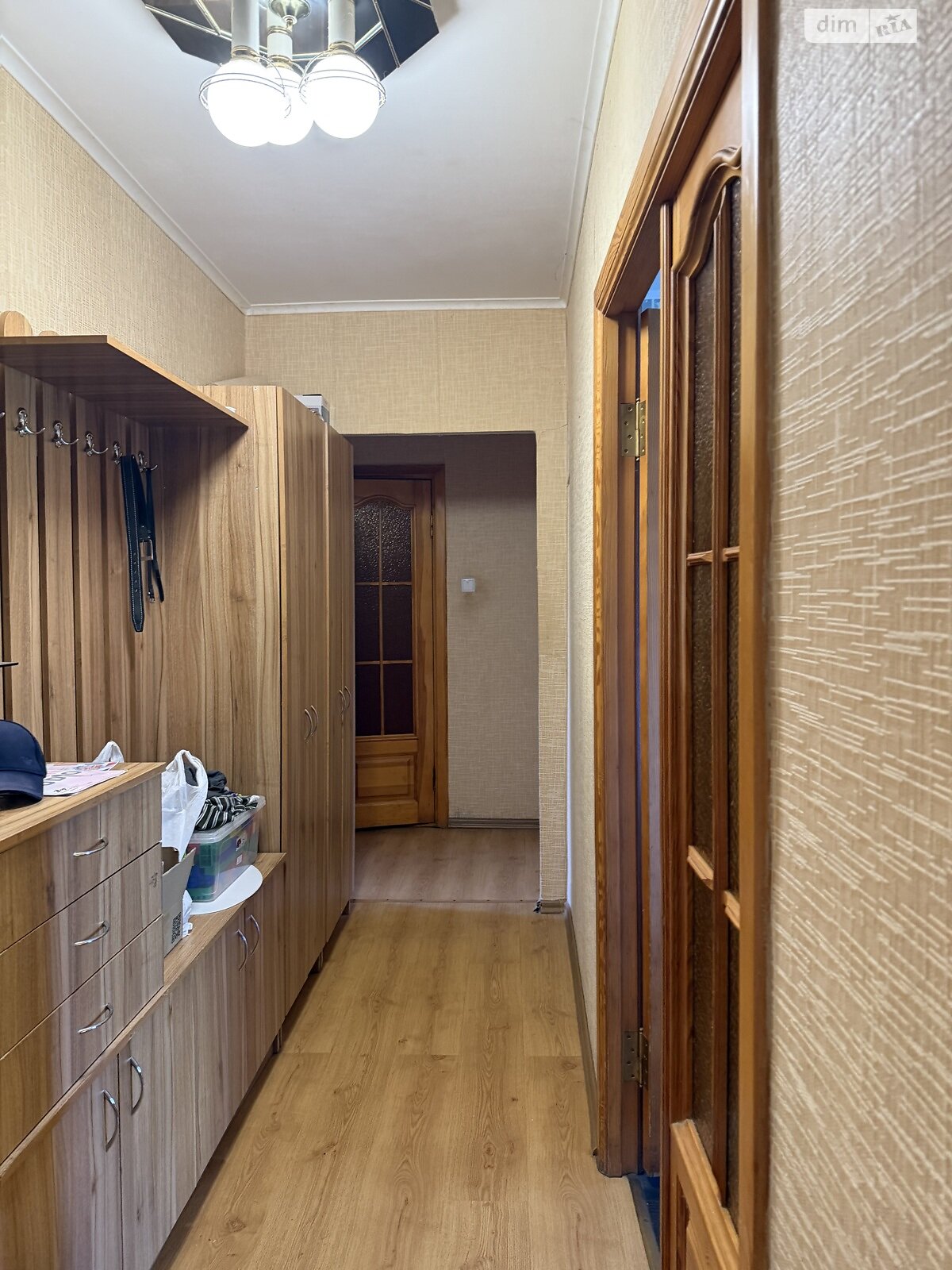 трехкомнатная квартира в Днепре, на мас. Тополь-3 в аренду на долгий срок помесячно фото 1 трехкомнатная квартира в Днепре, на мас. Тополь-3 в аренду на долгий срок помесячно фото 1