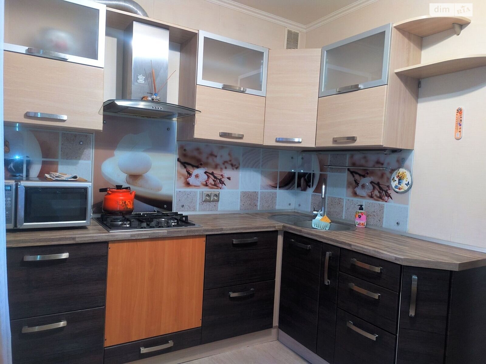 однокомнатная квартира в Днепре, на мас. Тополь-3 77 в аренду на долгий срок помесячно фото 1