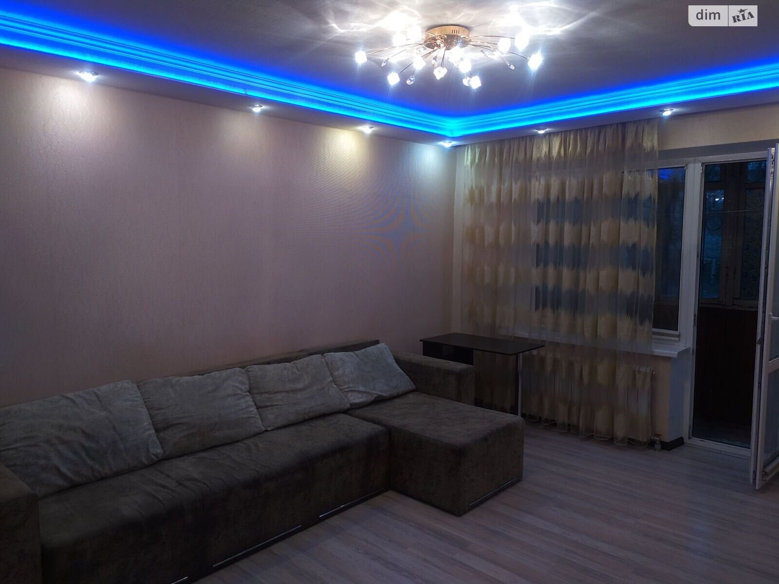 однокомнатная квартира в Днепре, на мас. Тополь-3 77 в аренду на долгий срок помесячно фото 1