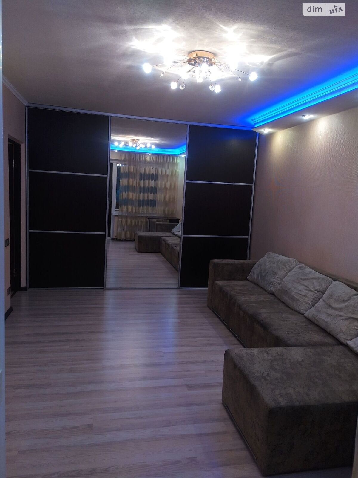 однокомнатная квартира в Днепре, на мас. Тополь-3 77 в аренду на долгий срок помесячно фото 1