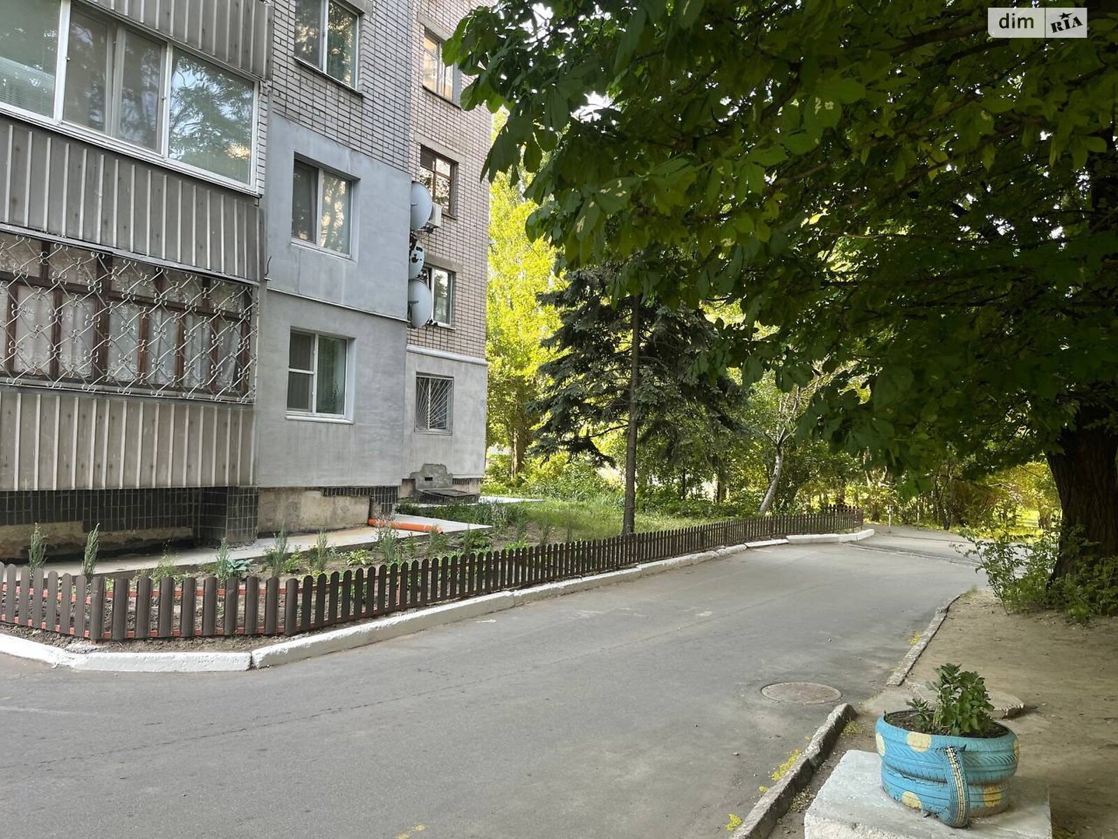 трикімнатна квартира з ремонтом в Дніпрі, район Тополя-3, на вул. Панікахи 117 в довготривалу оренду помісячно фото 1 трикімнатна квартира з ремонтом в Дніпрі, район Тополя-3, на вул. Панікахи 117 в довготривалу оренду помісячно фото 1