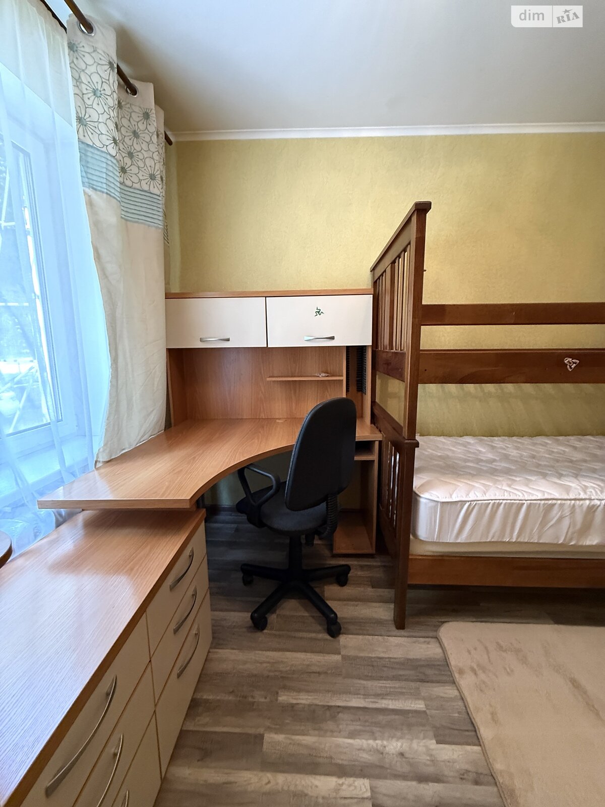 трикімнатна квартира в Дніпрі, район Тополя-3, на мас. Тополя-3 12 в довготривалу оренду помісячно фото 1 трикімнатна квартира в Дніпрі, район Тополя-3, на мас. Тополя-3 12 в довготривалу оренду помісячно фото 1