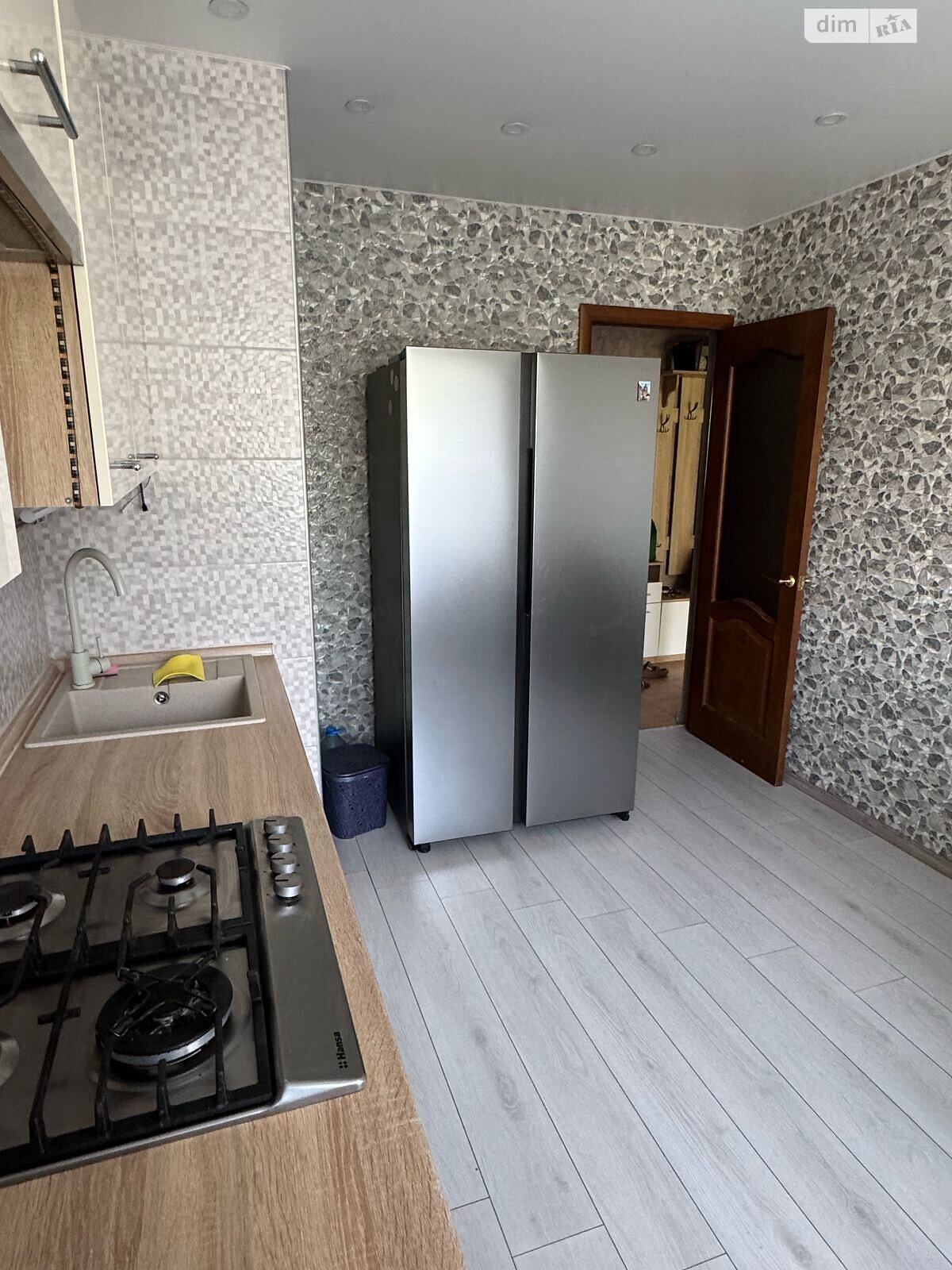 четырехкомнатная квартира в Днепре, район Тополь-3, на мас. Тополь-3 30 в аренду на долгий срок помесячно фото 1 четырехкомнатная квартира в Днепре, район Тополь-3, на мас. Тополь-3 30 в аренду на долгий срок помесячно фото 1
