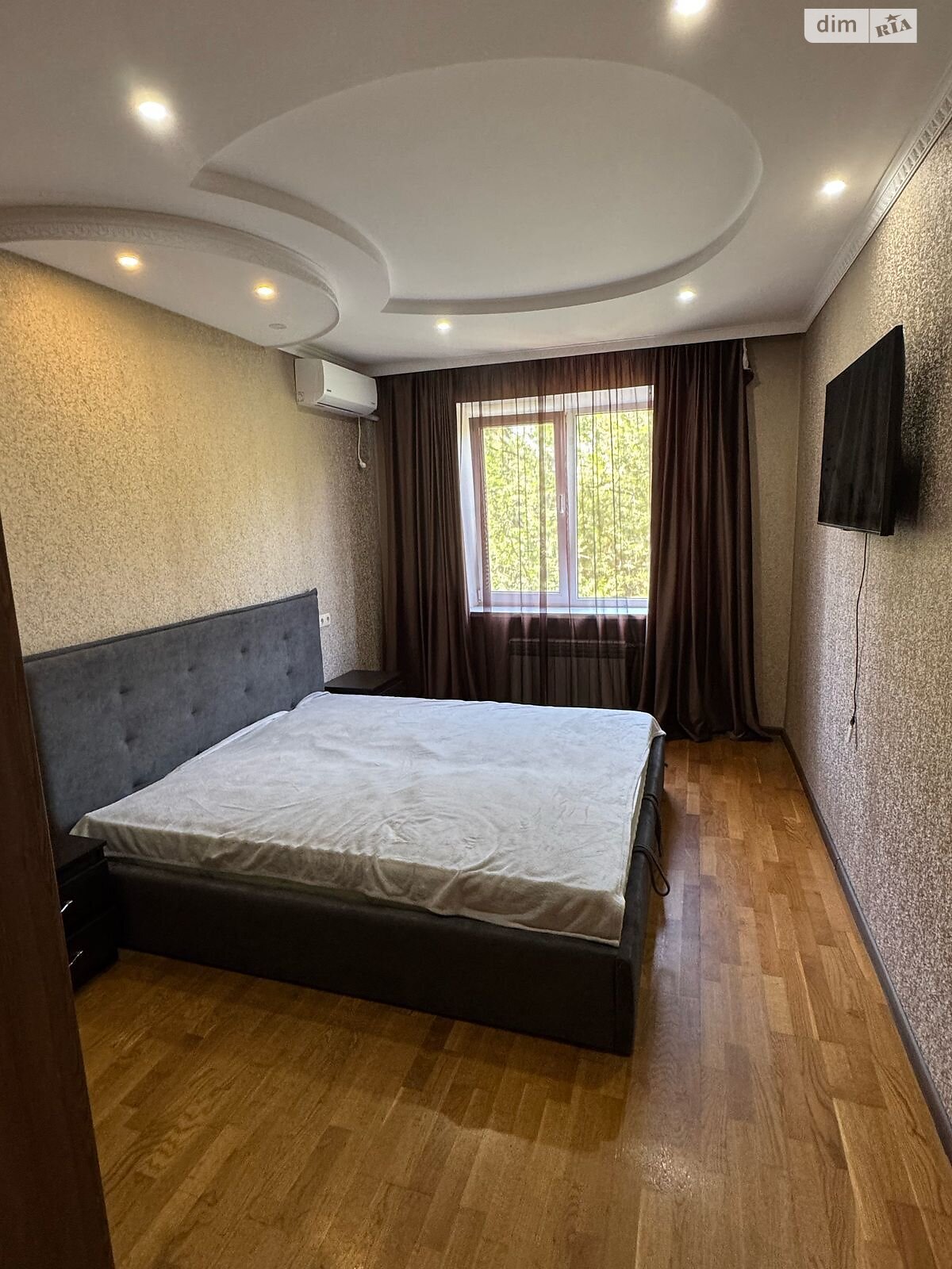 четырехкомнатная квартира в Днепре, район Тополь-3, на мас. Тополь-3 30 в аренду на долгий срок помесячно фото 1 четырехкомнатная квартира в Днепре, район Тополь-3, на мас. Тополь-3 30 в аренду на долгий срок помесячно фото 1