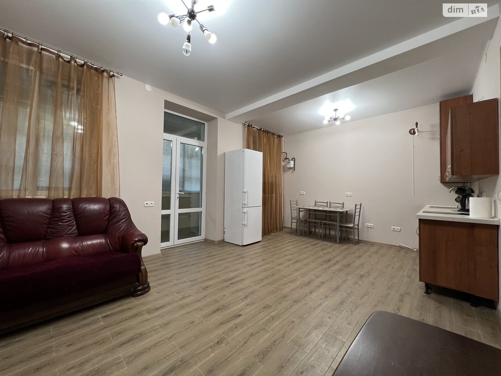 двухкомнатная квартира в Днепре, район Центр, на ул. 93-й Холодноярской Бригады в аренду на долгий срок помесячно фото 1