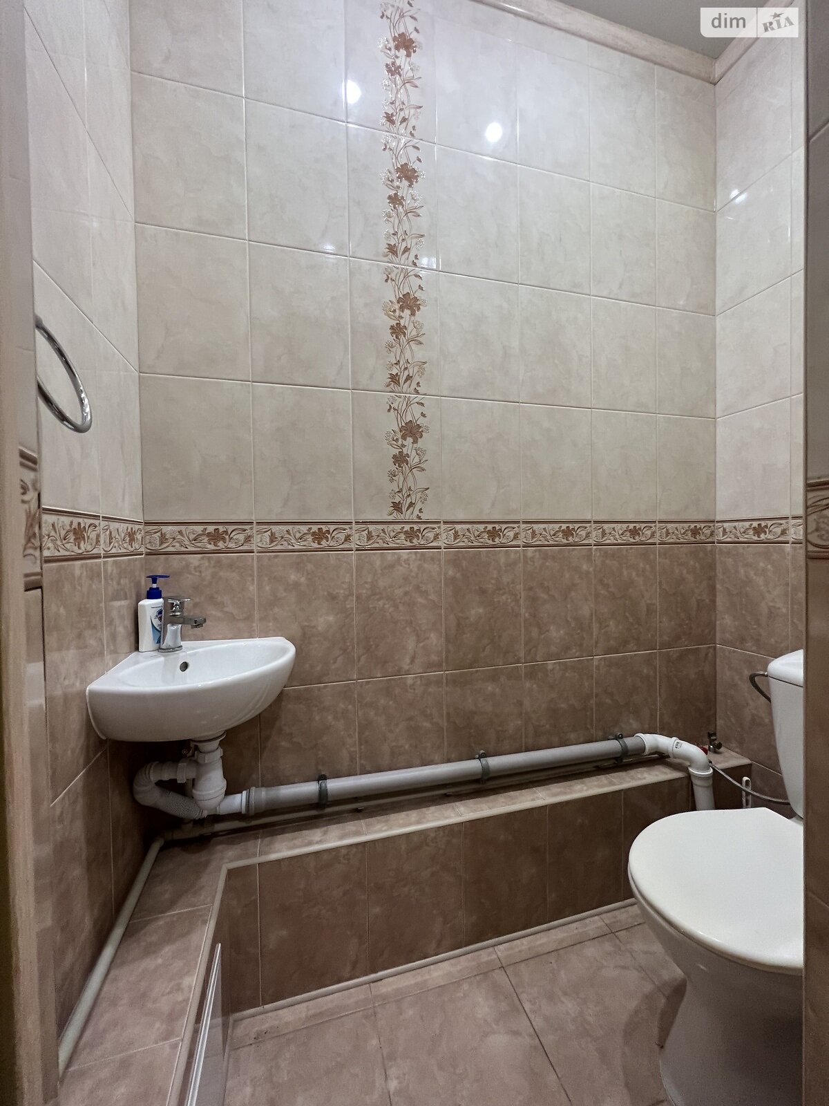 двухкомнатная квартира в Днепре, район Центр, на ул. 93-й Холодноярской Бригады в аренду на долгий срок помесячно фото 1