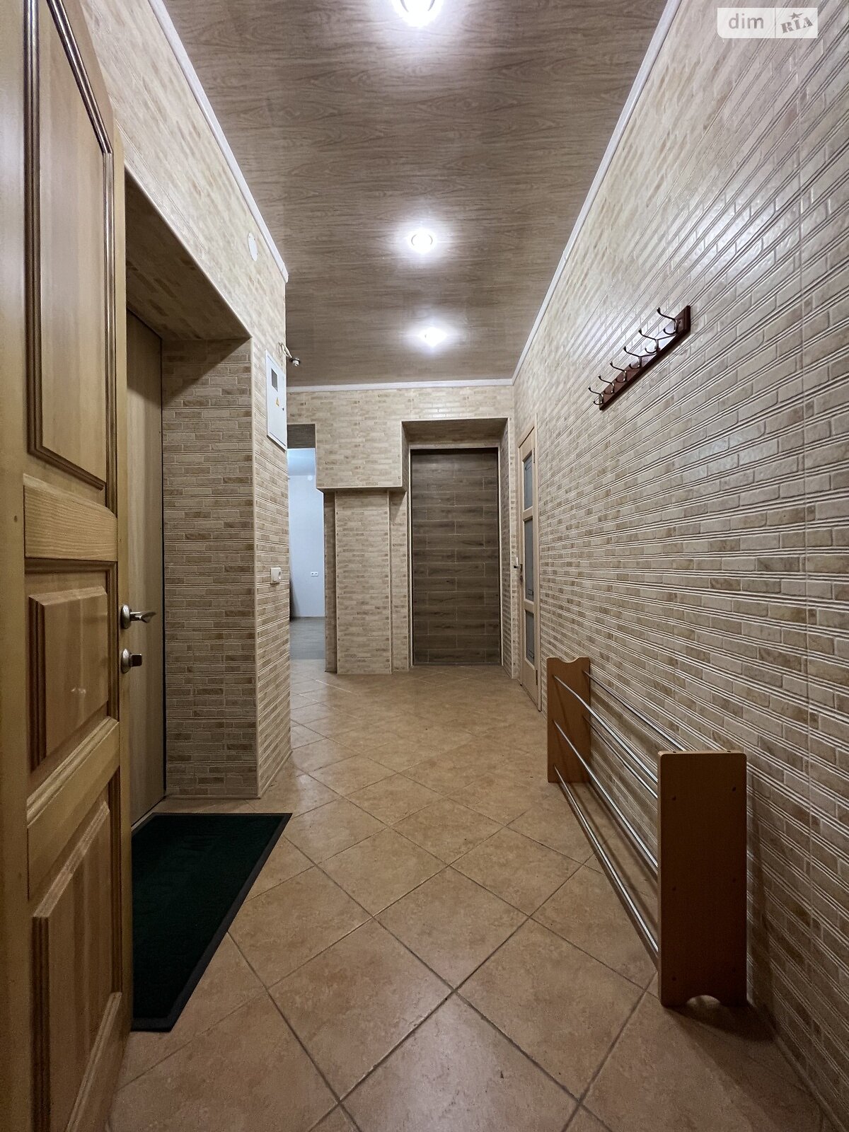 двухкомнатная квартира в Днепре, район Центр, на ул. 93-й Холодноярской Бригады в аренду на долгий срок помесячно фото 1