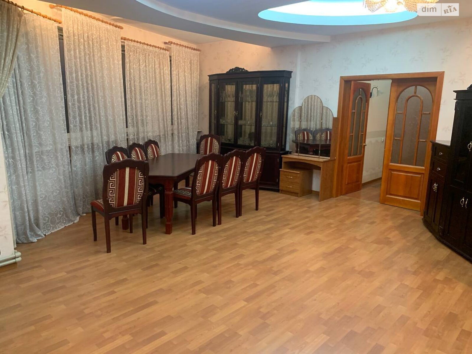 четырехкомнатная квартира в Днепре, район Центр, на ул. Европейская 30 в аренду на долгий срок помесячно фото 1