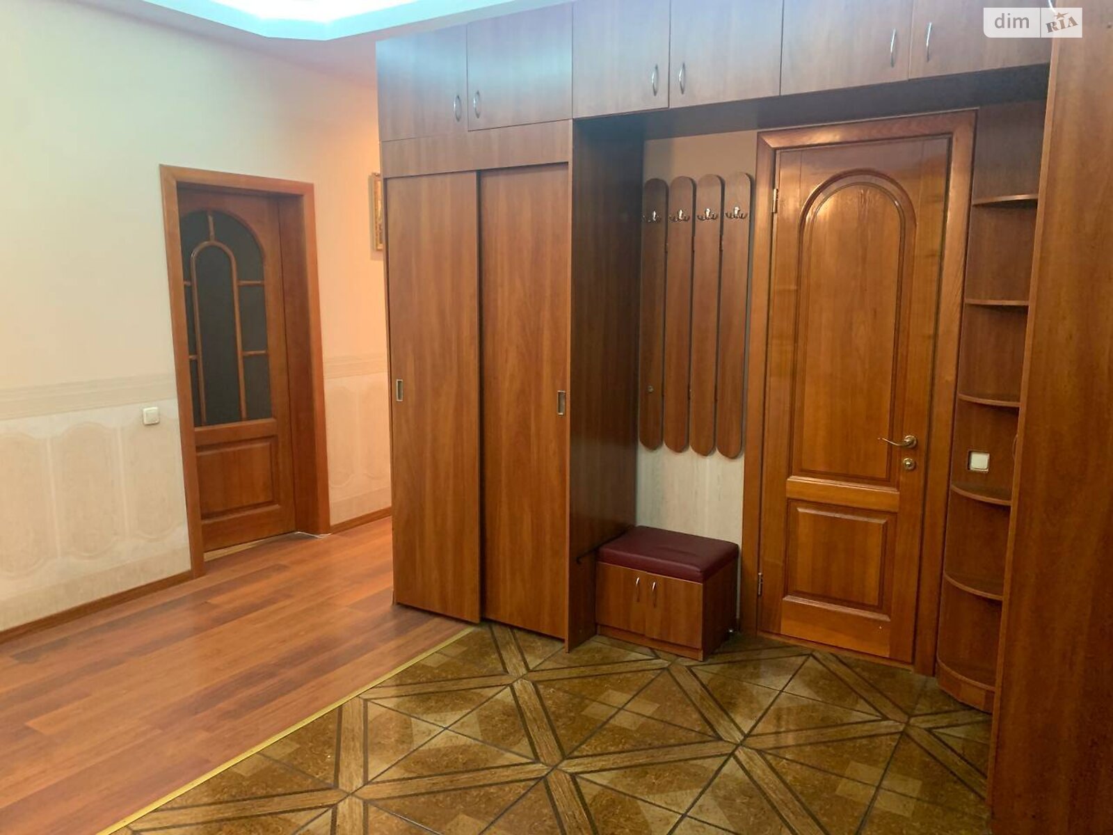 четырехкомнатная квартира в Днепре, район Центр, на ул. Европейская 30 в аренду на долгий срок помесячно фото 1