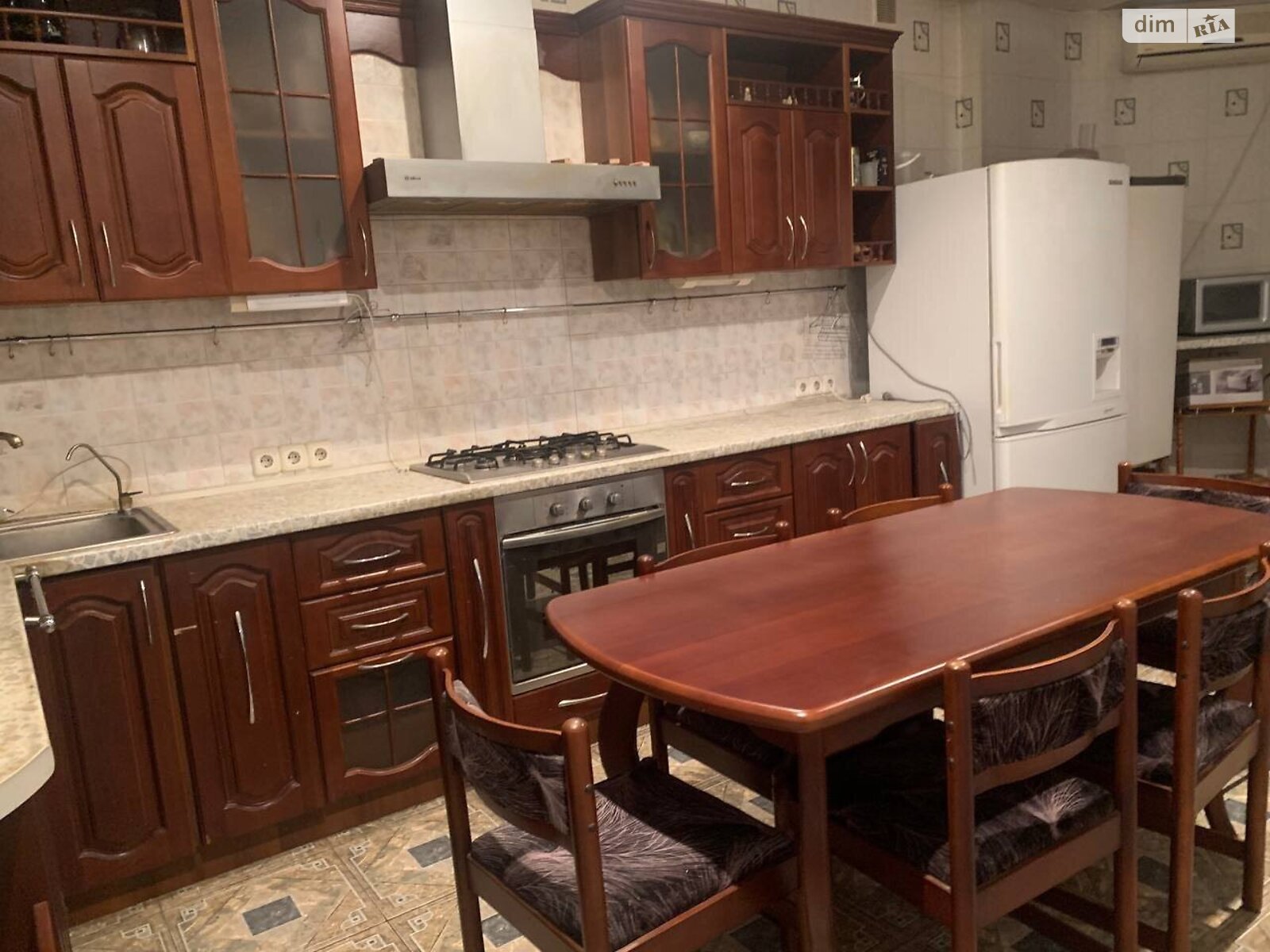 четырехкомнатная квартира в Днепре, район Центр, на ул. Европейская 30 в аренду на долгий срок помесячно фото 1