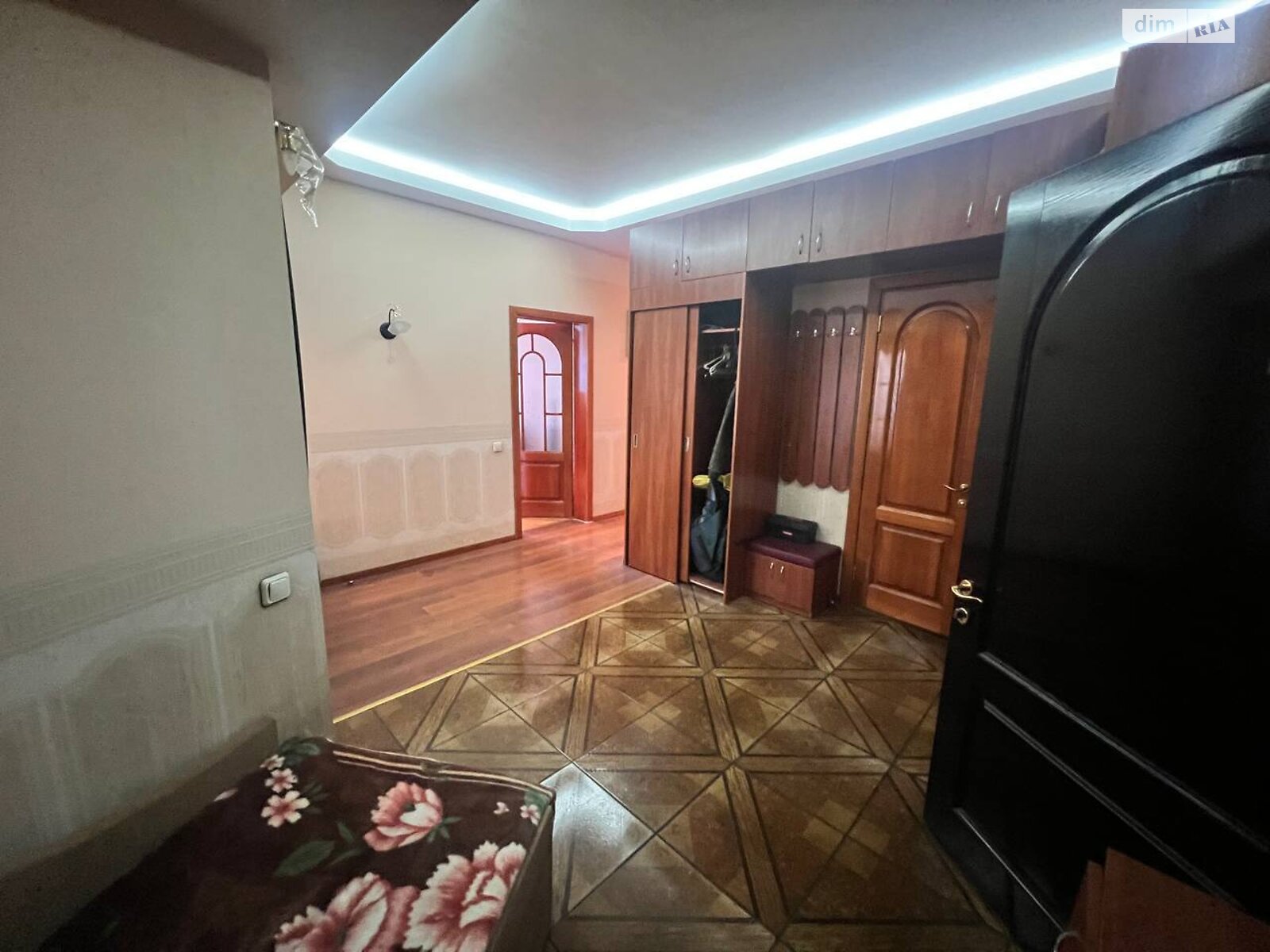 четырехкомнатная квартира в Днепре, район Центр, на ул. Европейская 30 в аренду на долгий срок помесячно фото 1