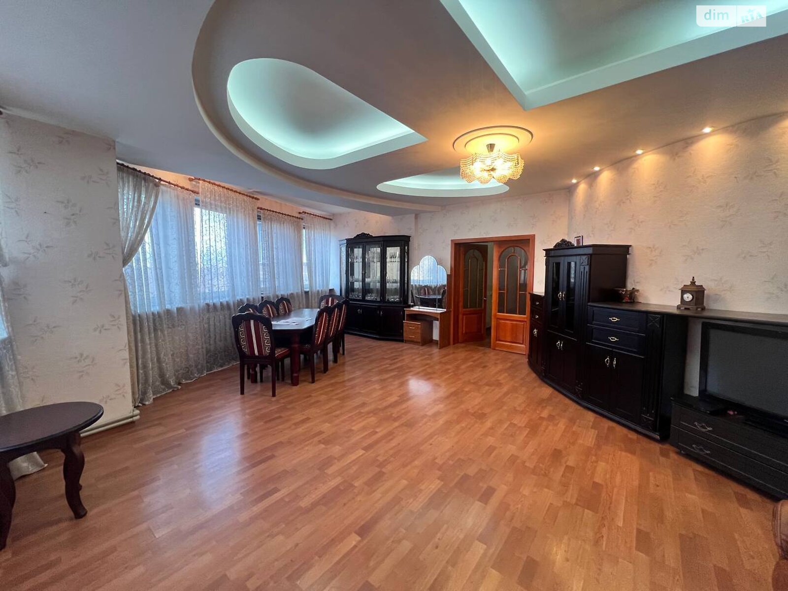 четырехкомнатная квартира в Днепре, район Центр, на ул. Европейская 30 в аренду на долгий срок помесячно фото 1