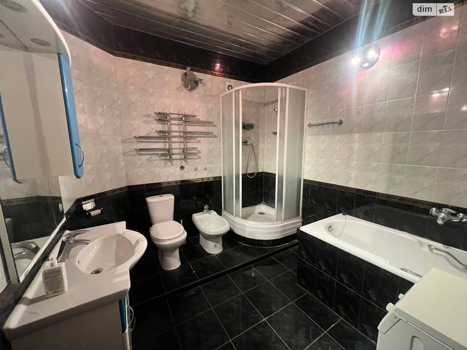 четырехкомнатная квартира в Днепре, район Центр, на ул. Европейская 30 в аренду на долгий срок помесячно фото 1