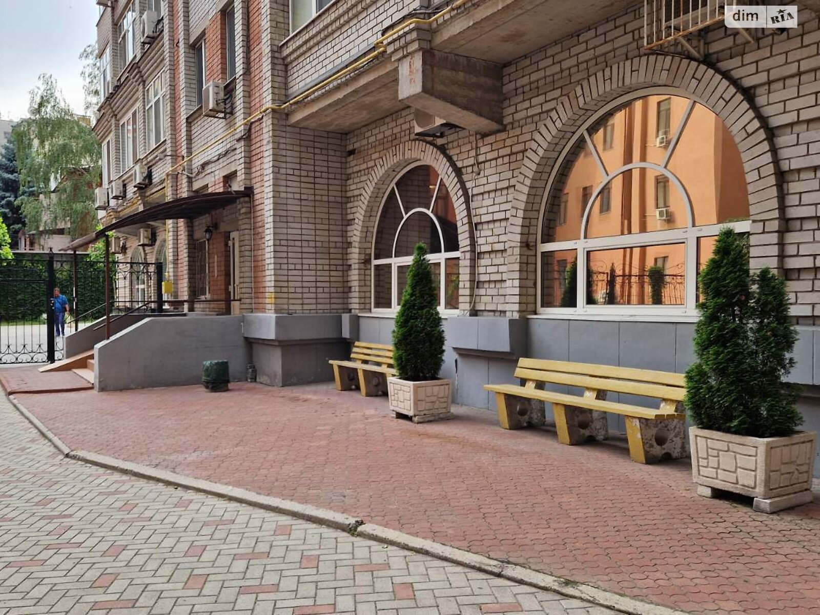чотирикімнатна квартира в Дніпрі, район Центр, на вул. Виконкомівська 7 в довготривалу оренду помісячно фото 1 чотирикімнатна квартира в Дніпрі, район Центр, на вул. Виконкомівська 7 в довготривалу оренду помісячно фото 1