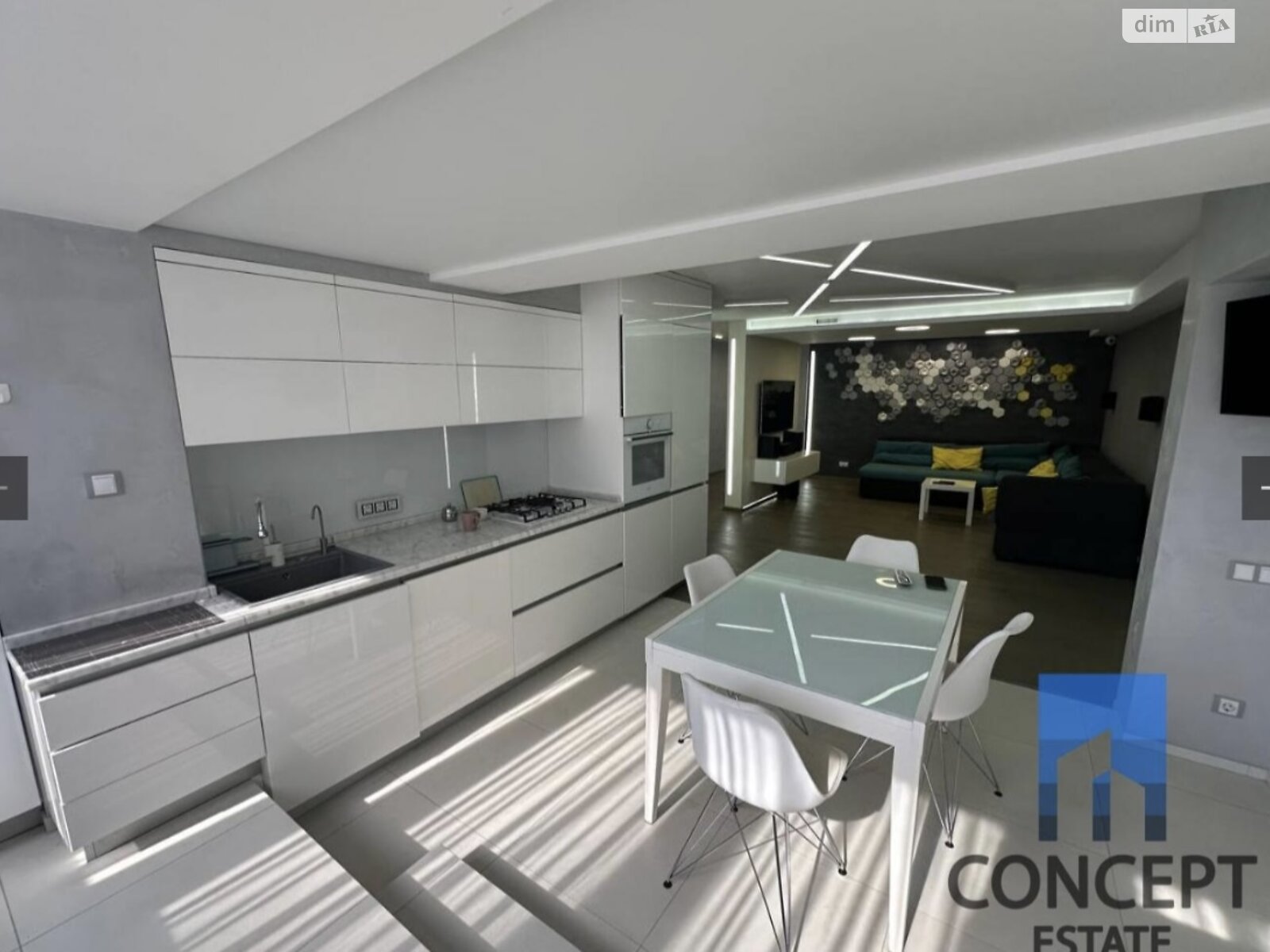 трехкомнатная квартира в Днепре, район Соборный, на ул. Исполкомовская 7 в аренду на долгий срок помесячно фото 1