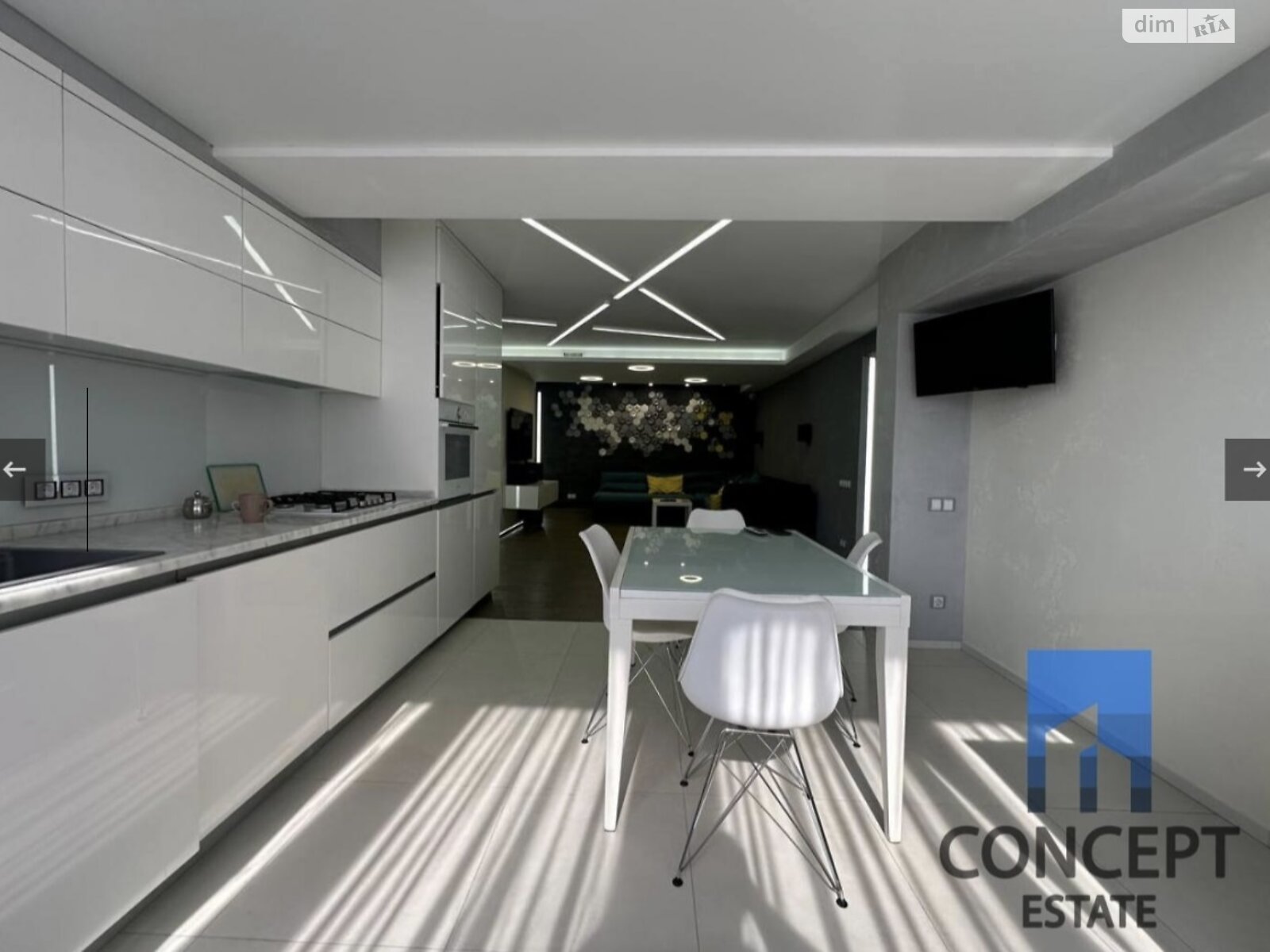 трехкомнатная квартира в Днепре, район Соборный, на ул. Исполкомовская 7 в аренду на долгий срок помесячно фото 1