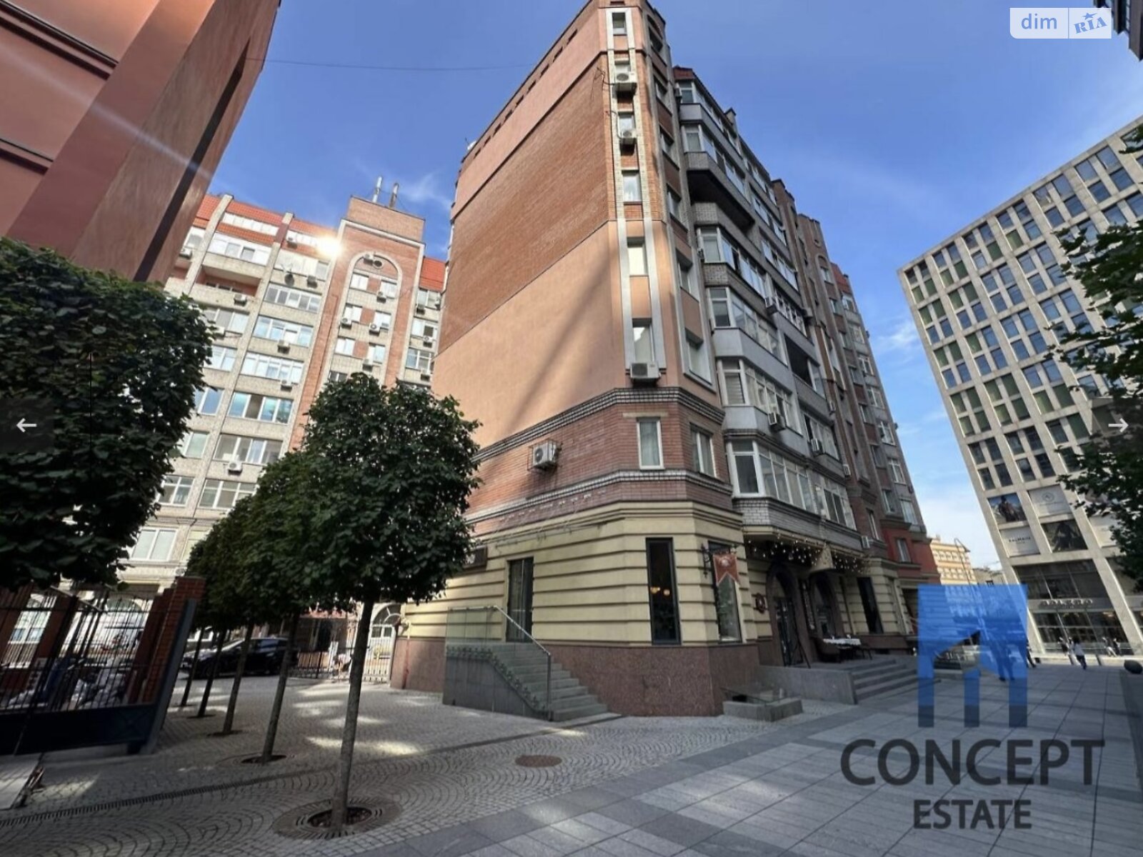 трехкомнатная квартира в Днепре, район Соборный, на ул. Исполкомовская 7 в аренду на долгий срок помесячно фото 1