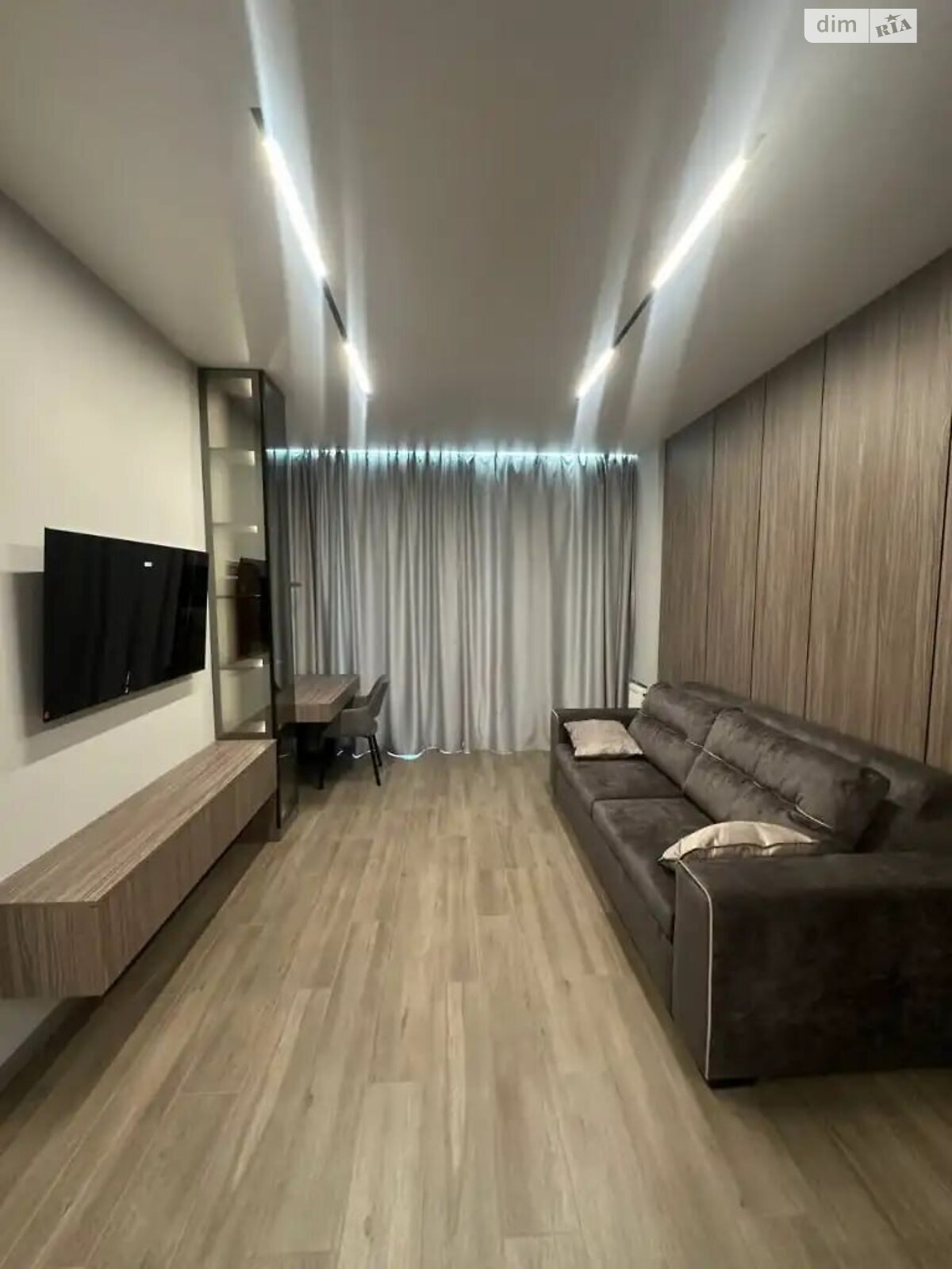 двухкомнатная квартира в Днепре, район Центр, на ул. Короленко 2К в аренду на долгий срок помесячно фото 1