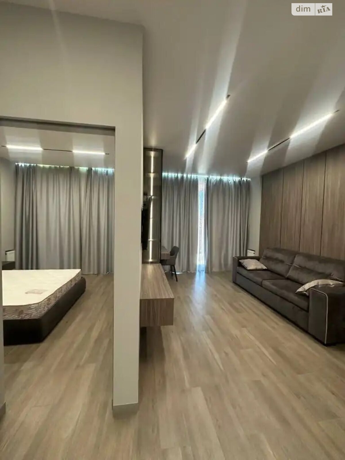 двухкомнатная квартира в Днепре, район Центр, на ул. Короленко 2К в аренду на долгий срок помесячно фото 1