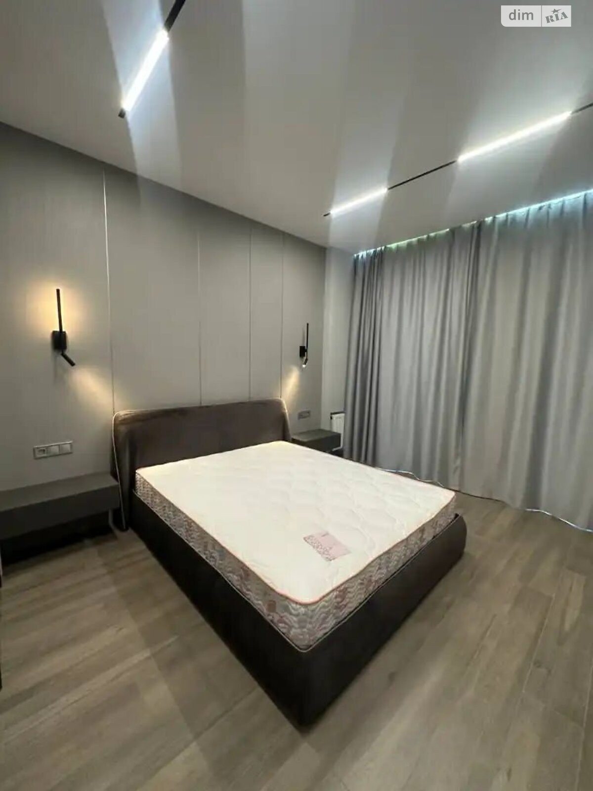 двухкомнатная квартира в Днепре, район Центр, на ул. Короленко 2К в аренду на долгий срок помесячно фото 1