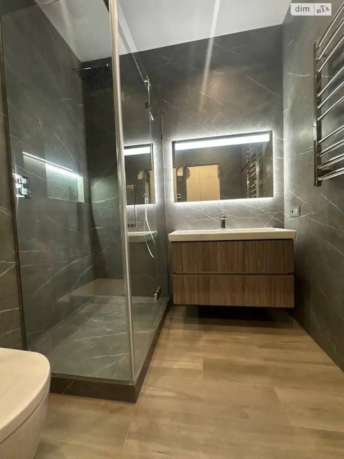 двухкомнатная квартира в Днепре, район Центр, на ул. Короленко 2К в аренду на долгий срок помесячно фото 1