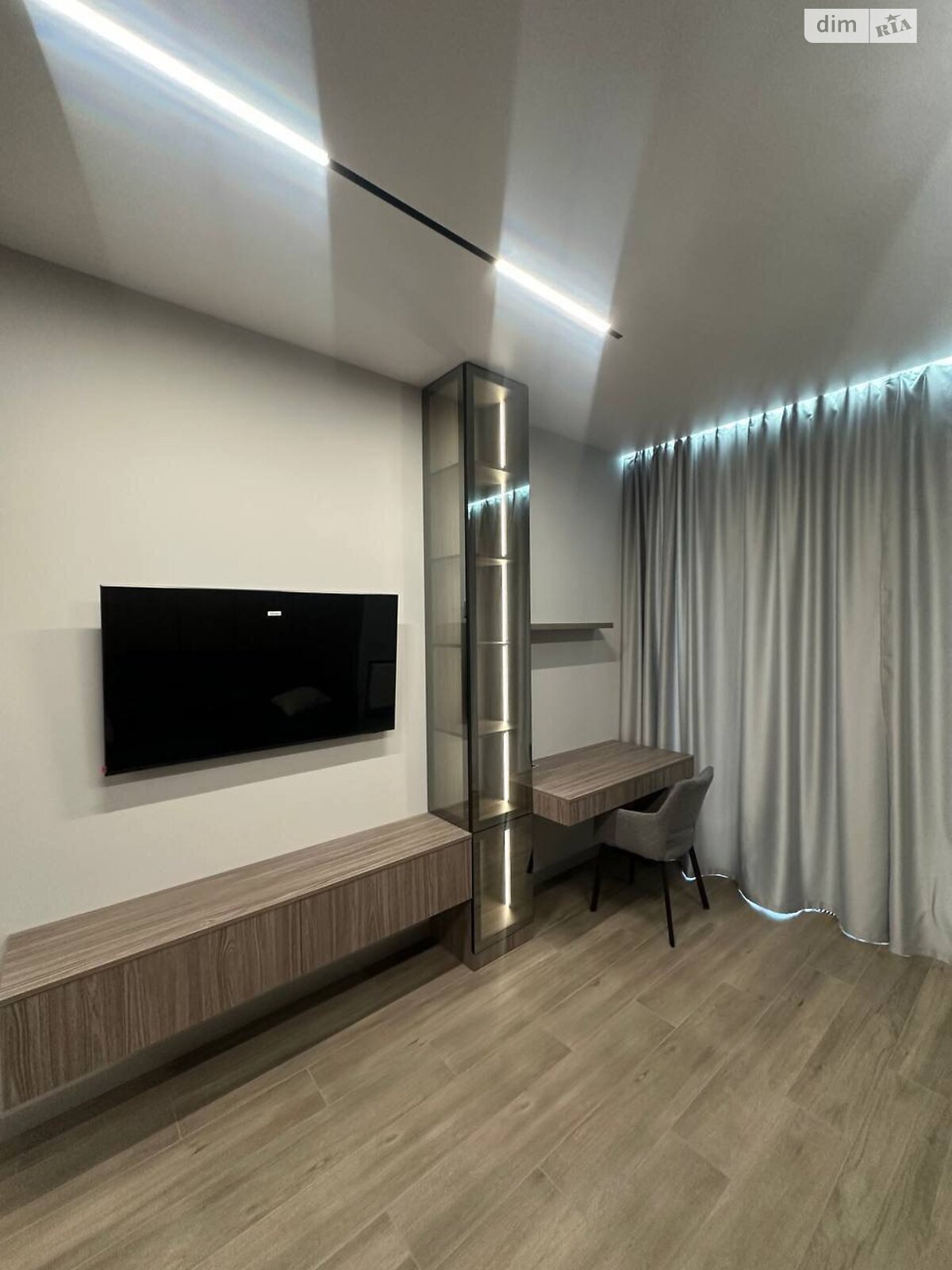 двухкомнатная квартира в Днепре, район Центр, на ул. Короленко 2К в аренду на долгий срок помесячно фото 1