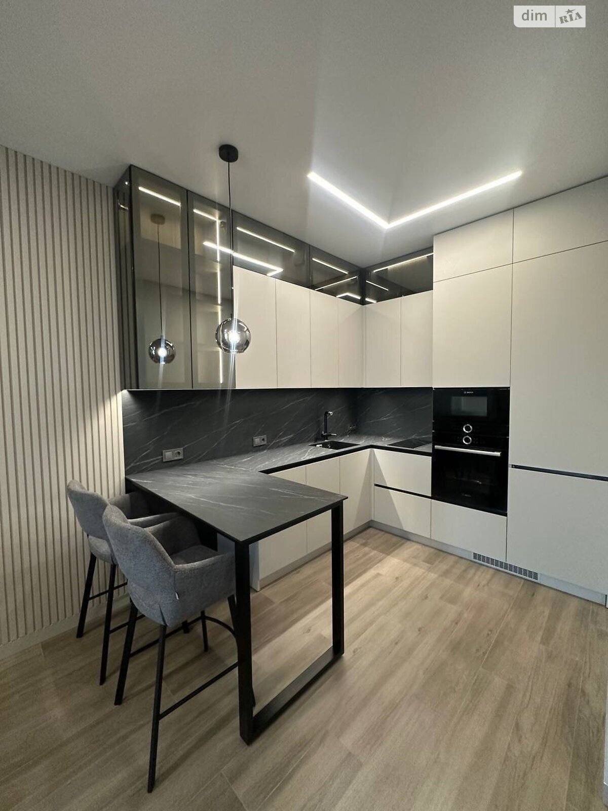 двухкомнатная квартира в Днепре, район Центр, на ул. Короленко 2К в аренду на долгий срок помесячно фото 1