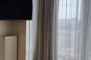 двокімнатна квартира в Дніпрі, район Центр, на вул. Королеви Єлизавети ІІ 2 в довготривалу оренду помісячно фото 2