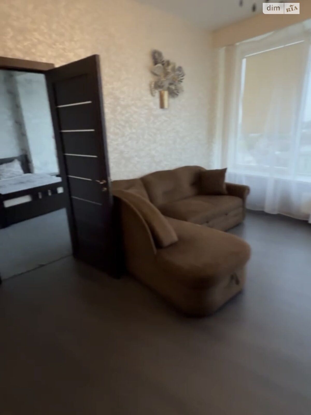 трехкомнатная квартира в Днепре, район Центр, на ул. Королевы Елизаветы II 2 в аренду на долгий срок помесячно фото 1 трехкомнатная квартира в Днепре, район Центр, на ул. Королевы Елизаветы II 2 в аренду на долгий срок помесячно фото 1