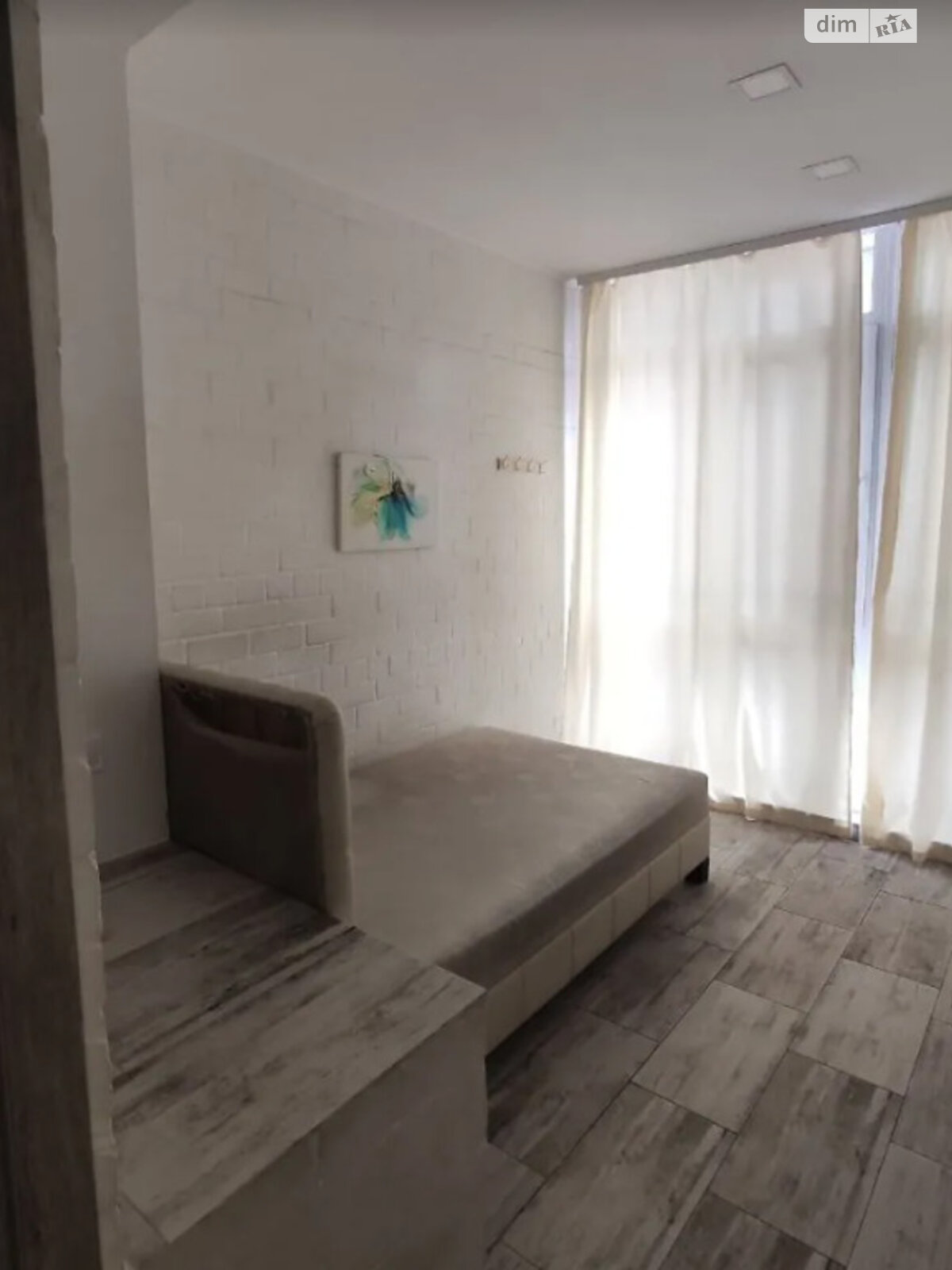 трехкомнатная квартира с мебелью в Днепре, район Центр, на спуск Крутогорная 20А в аренду на долгий срок помесячно фото 1