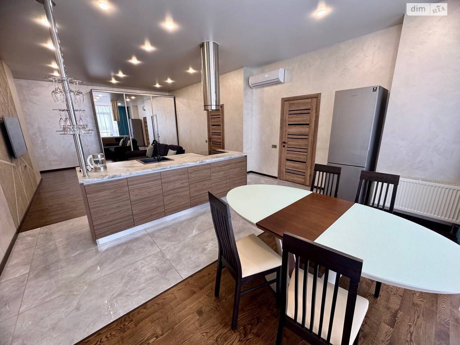 двухкомнатная квартира в Днепре, район Центр, на спуск Крутогорный 28 в аренду на долгий срок помесячно фото 1 двухкомнатная квартира в Днепре, район Центр, на спуск Крутогорный 28 в аренду на долгий срок помесячно фото 1