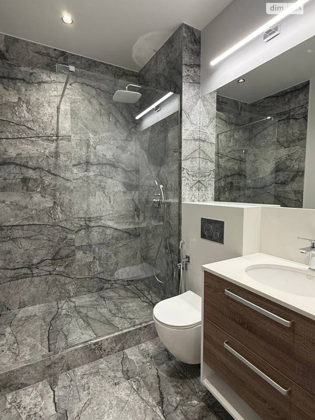 двухкомнатная квартира в Днепре, район Центр, на бул. Кучеревского 1 в аренду на долгий срок помесячно фото 1 двухкомнатная квартира в Днепре, район Центр, на бул. Кучеревского 1 в аренду на долгий срок помесячно фото 1