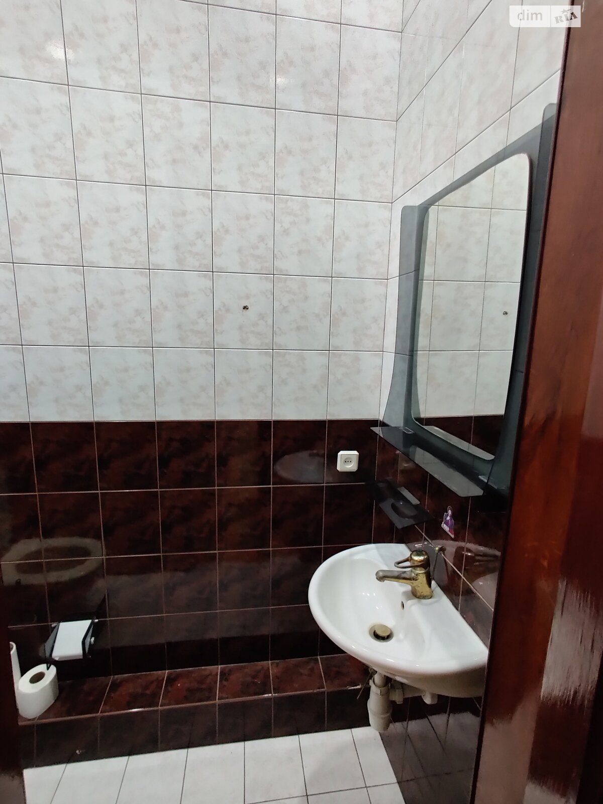 четырехкомнатная квартира в Днепре, район Центр, на ул. Лазаря Глобы 13 в аренду на долгий срок помесячно фото 1 четырехкомнатная квартира в Днепре, район Центр, на ул. Лазаря Глобы 13 в аренду на долгий срок помесячно фото 1