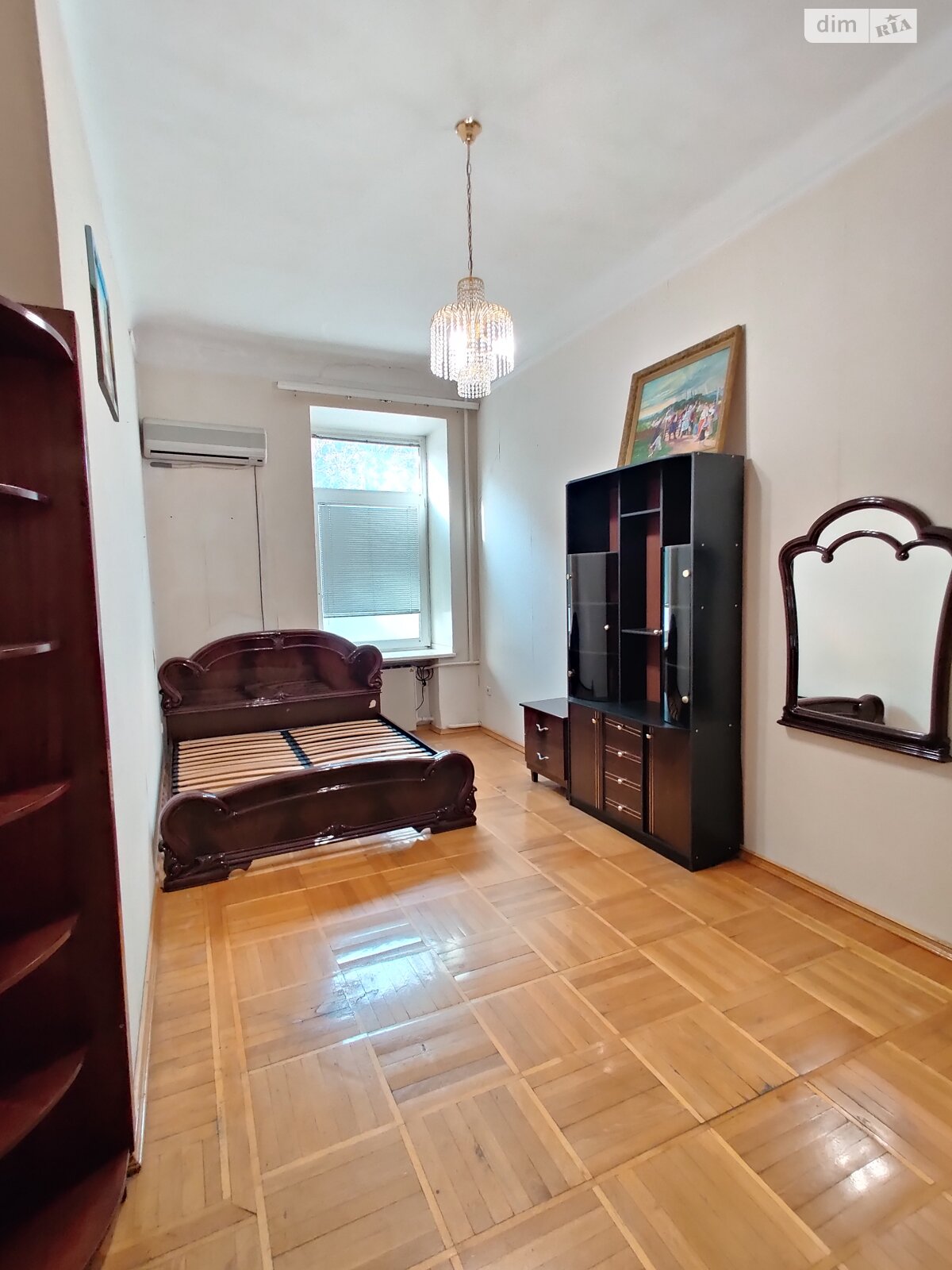 четырехкомнатная квартира в Днепре, район Центр, на ул. Лазаря Глобы 13 в аренду на долгий срок помесячно фото 1 четырехкомнатная квартира в Днепре, район Центр, на ул. Лазаря Глобы 13 в аренду на долгий срок помесячно фото 1