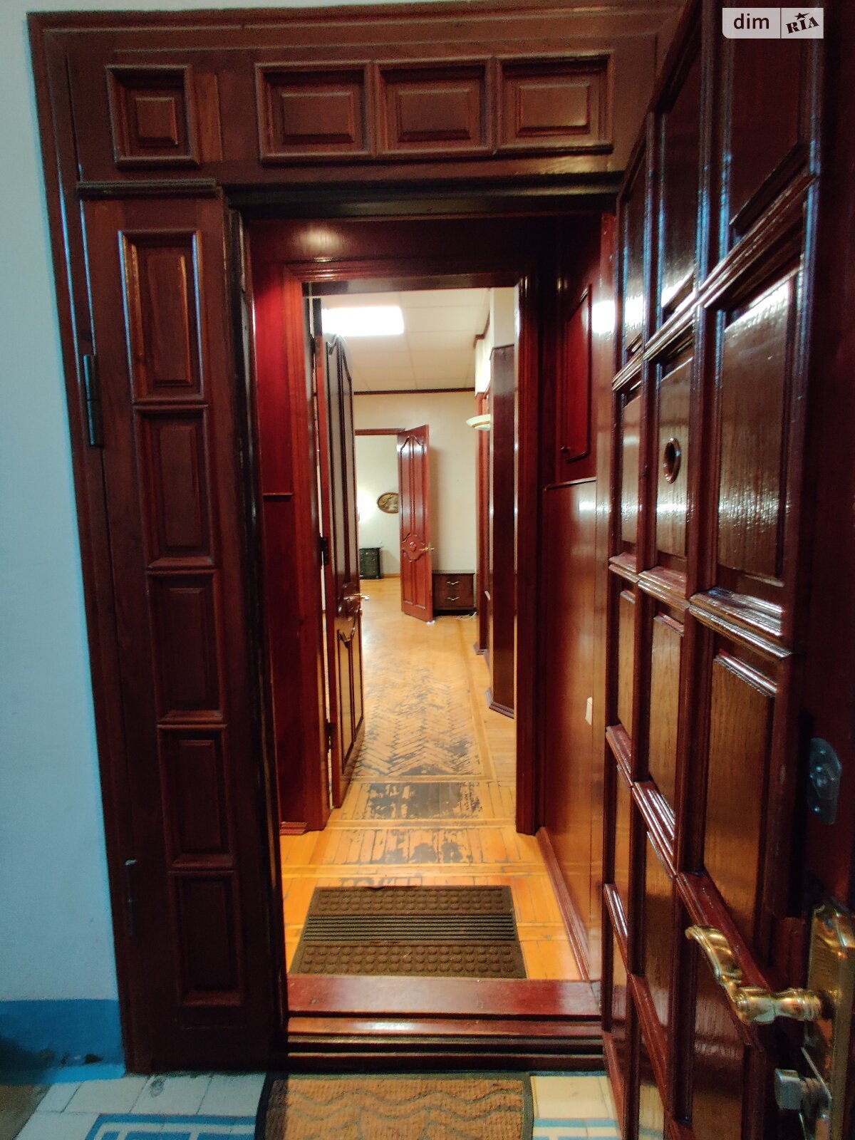 четырехкомнатная квартира в Днепре, район Центр, на ул. Лазаря Глобы 13 в аренду на долгий срок помесячно фото 1 четырехкомнатная квартира в Днепре, район Центр, на ул. Лазаря Глобы 13 в аренду на долгий срок помесячно фото 1