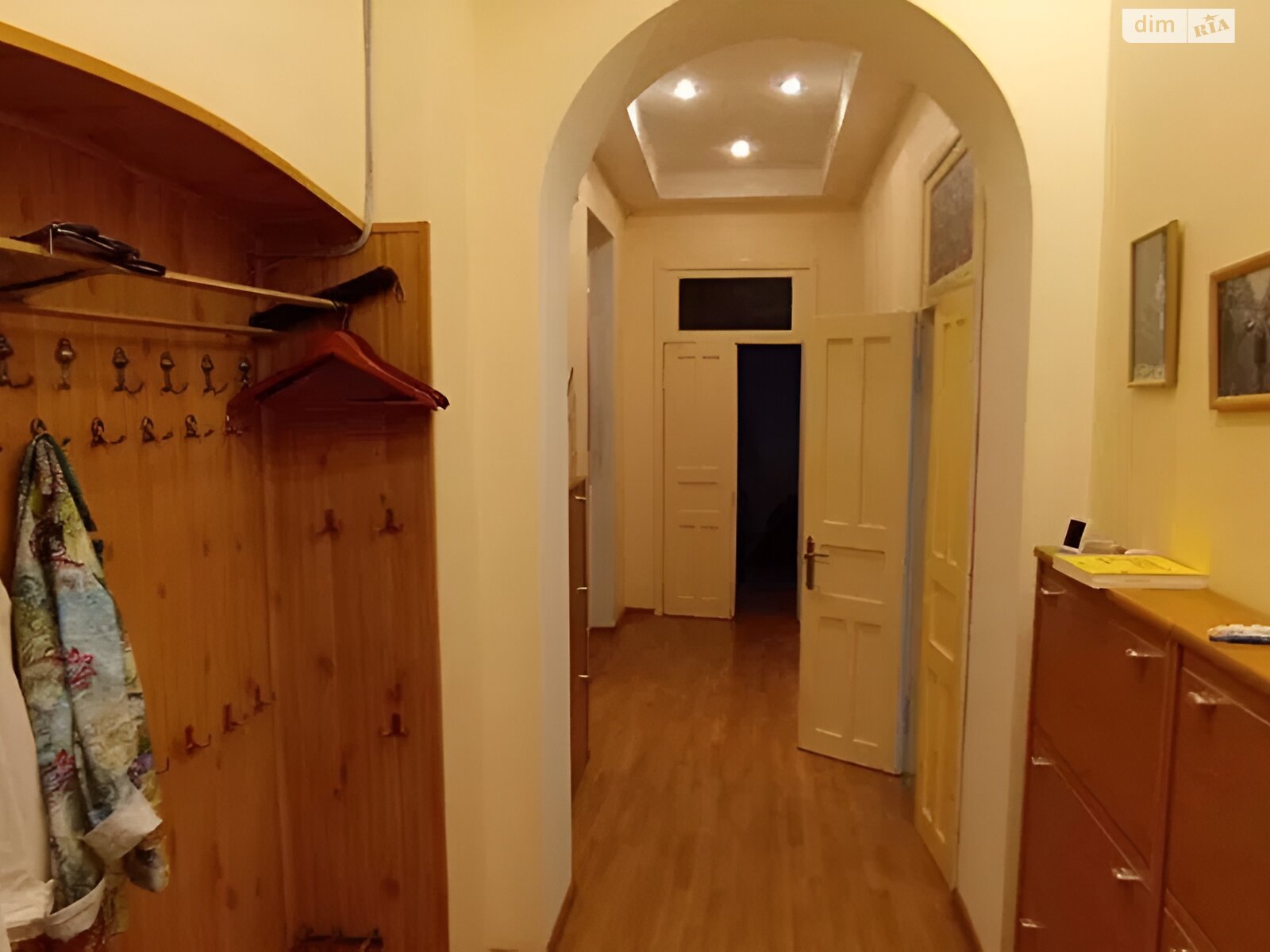 чотирикімнатна квартира в Дніпрі, район Центр, на вул. Петра Капшученка 13 в довготривалу оренду помісячно фото 1 чотирикімнатна квартира в Дніпрі, район Центр, на вул. Петра Капшученка 13 в довготривалу оренду помісячно фото 1