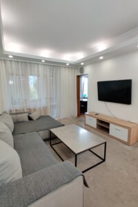 четырехкомнатная квартира в Днепре, район Центр, на ул. Сичеславская Набережная 37 в аренду на долгий срок помесячно фото 2