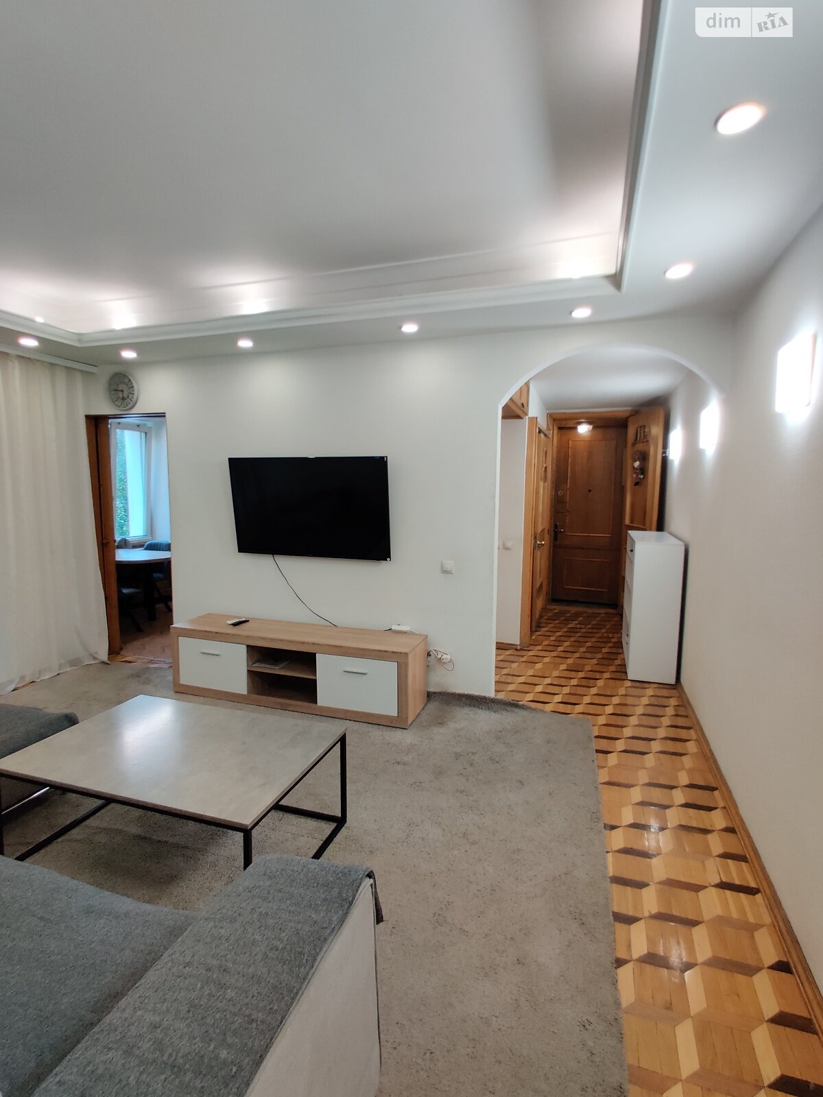 четырехкомнатная квартира в Днепре, район Центр, на ул. Сичеславская Набережная 37 в аренду на долгий срок помесячно фото 1