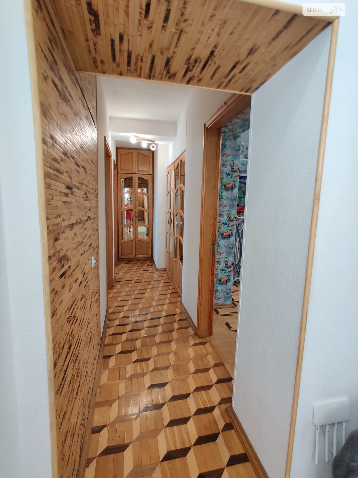 четырехкомнатная квартира в Днепре, район Центр, на ул. Сичеславская Набережная 37 в аренду на долгий срок помесячно фото 1