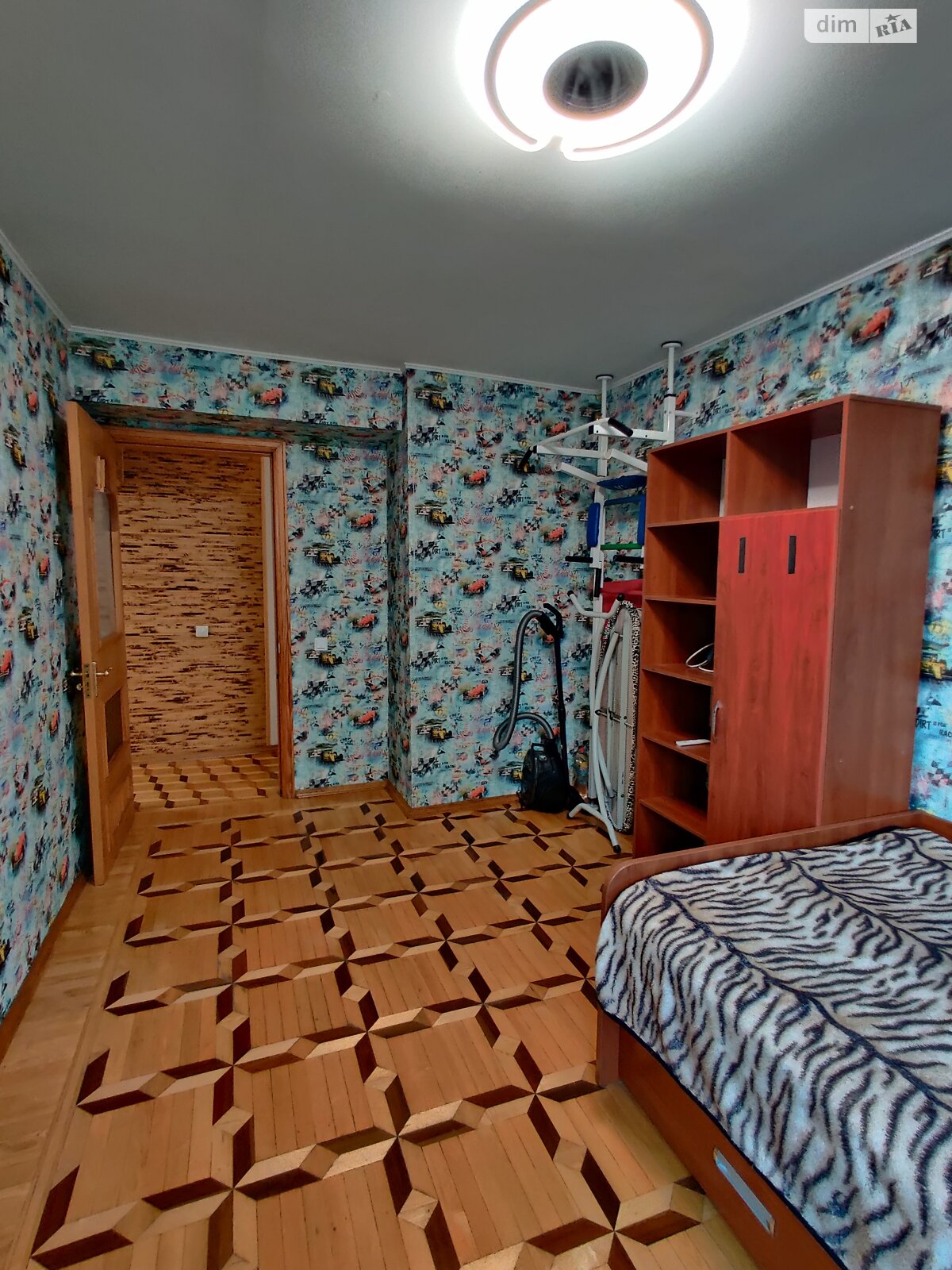 четырехкомнатная квартира в Днепре, район Центр, на ул. Сичеславская Набережная 37 в аренду на долгий срок помесячно фото 1