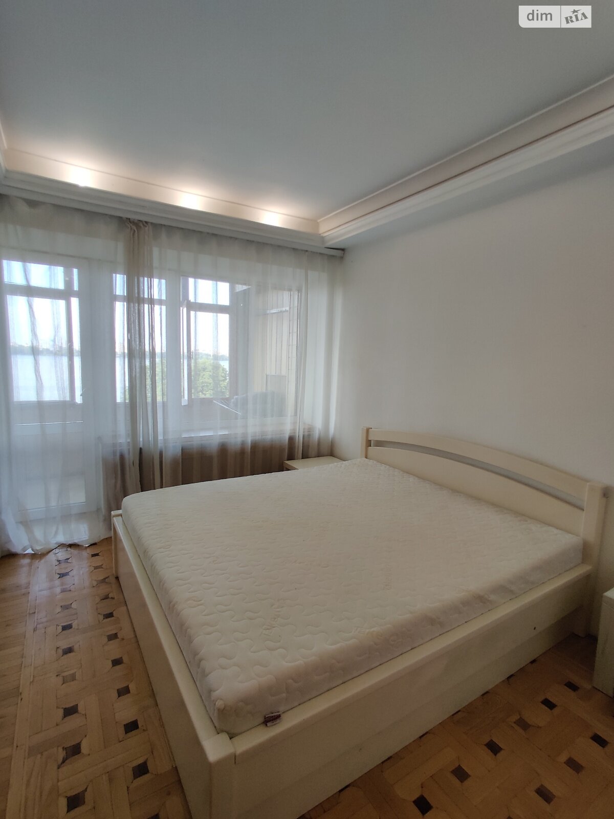 четырехкомнатная квартира в Днепре, район Центр, на ул. Сичеславская Набережная 37 в аренду на долгий срок помесячно фото 1