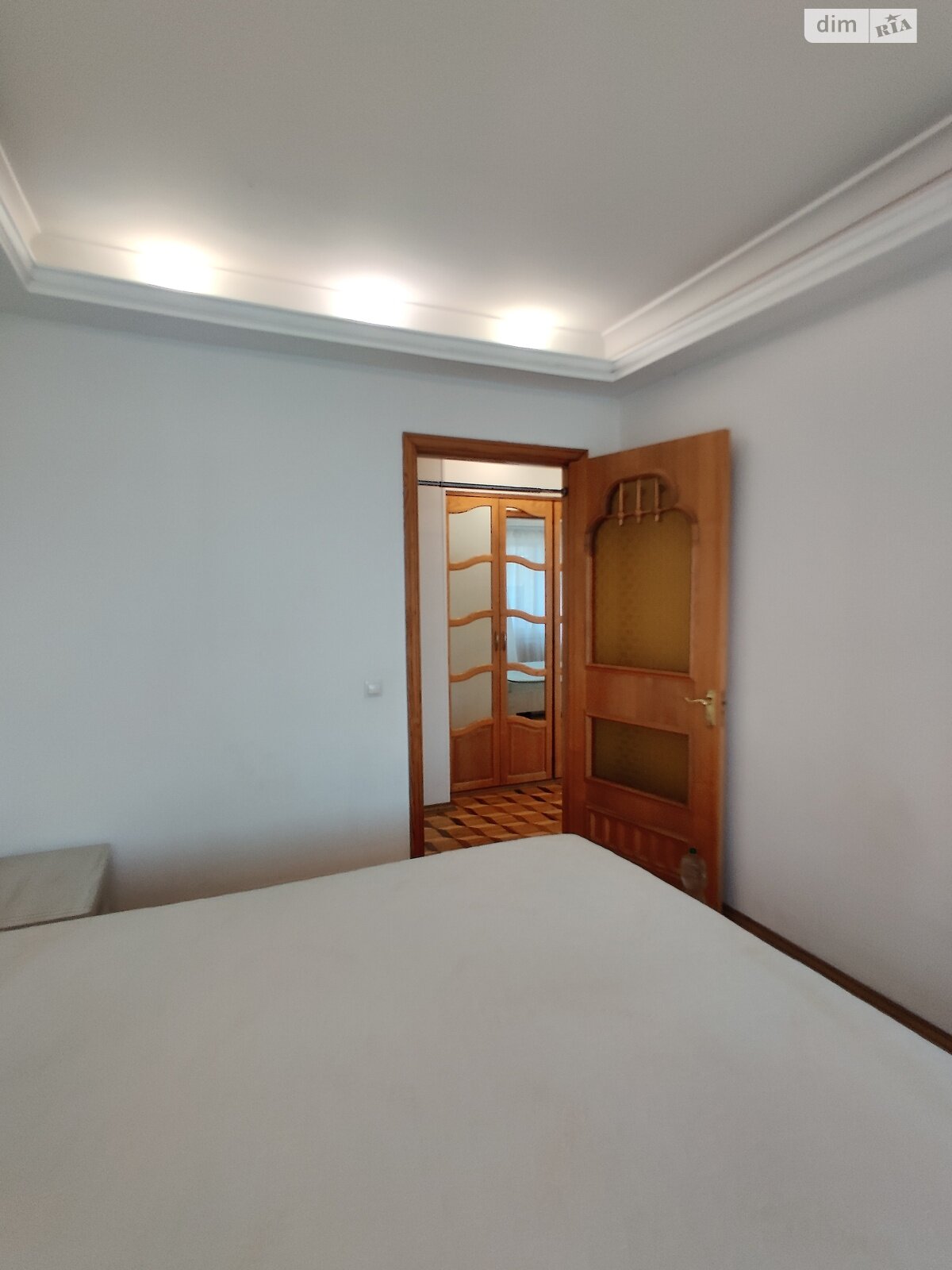 четырехкомнатная квартира в Днепре, район Центр, на ул. Сичеславская Набережная 37 в аренду на долгий срок помесячно фото 1