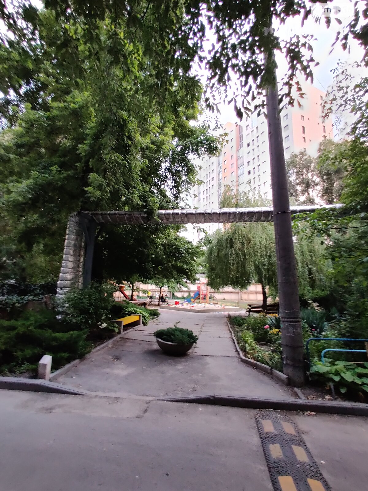 четырехкомнатная квартира в Днепре, район Центр, на ул. Сичеславская Набережная 37 в аренду на долгий срок помесячно фото 1