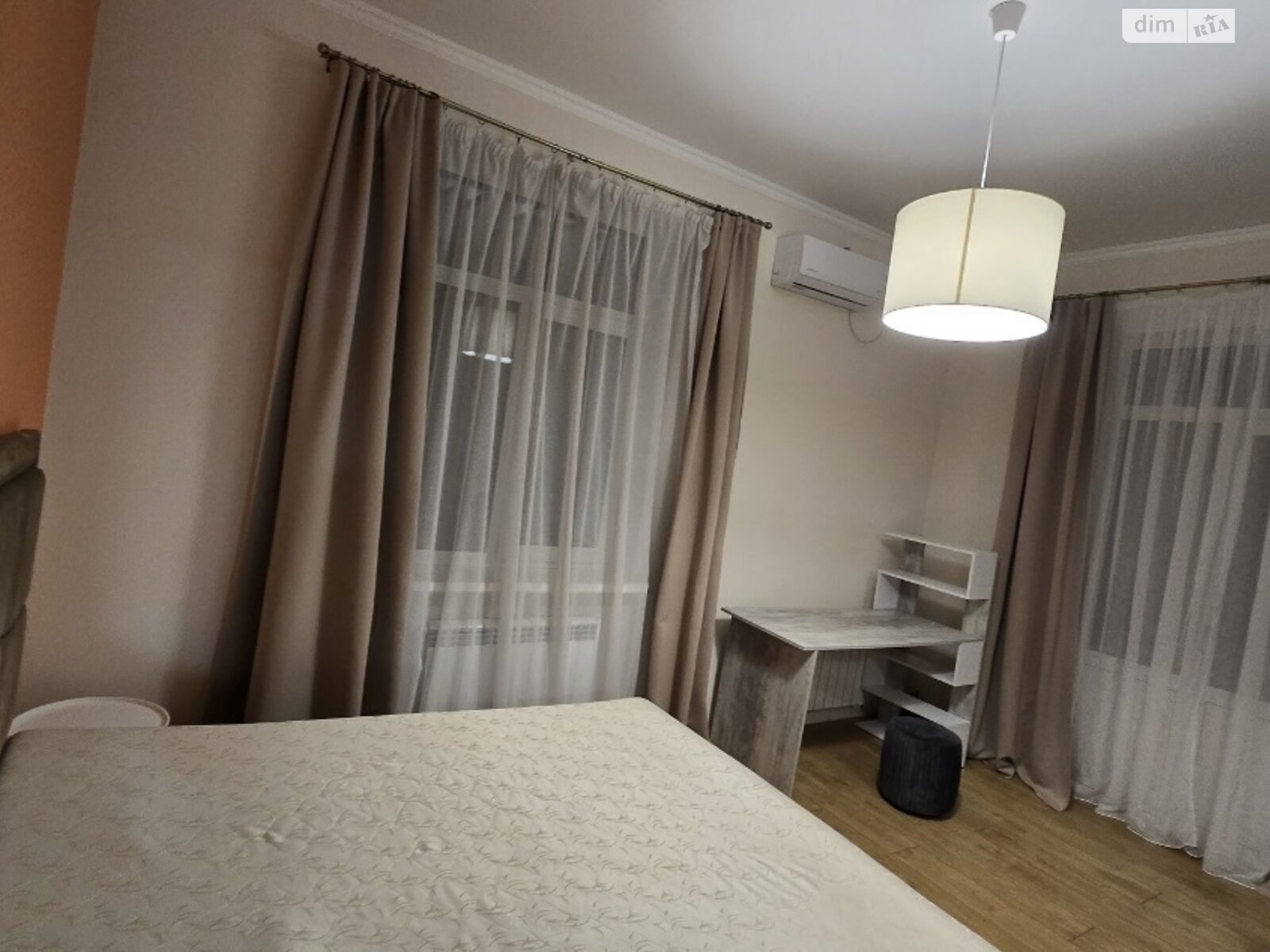 двухкомнатная квартира в Днепре, район Центр, на ул. Святослава Храброго 50А в аренду на долгий срок помесячно фото 1 двухкомнатная квартира в Днепре, район Центр, на ул. Святослава Храброго 50А в аренду на долгий срок помесячно фото 1