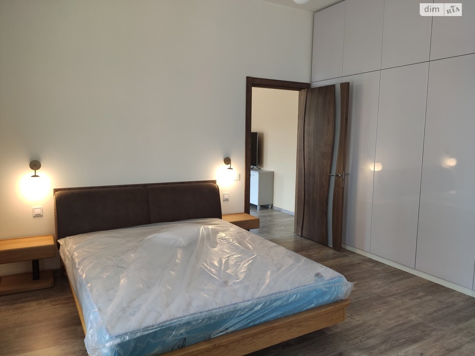 однокомнатная квартира в Днепре, район Шевченковский, на ул. Южная 8Г в аренду на долгий срок помесячно фото 1 однокомнатная квартира в Днепре, район Шевченковский, на ул. Южная 8Г в аренду на долгий срок помесячно фото 1