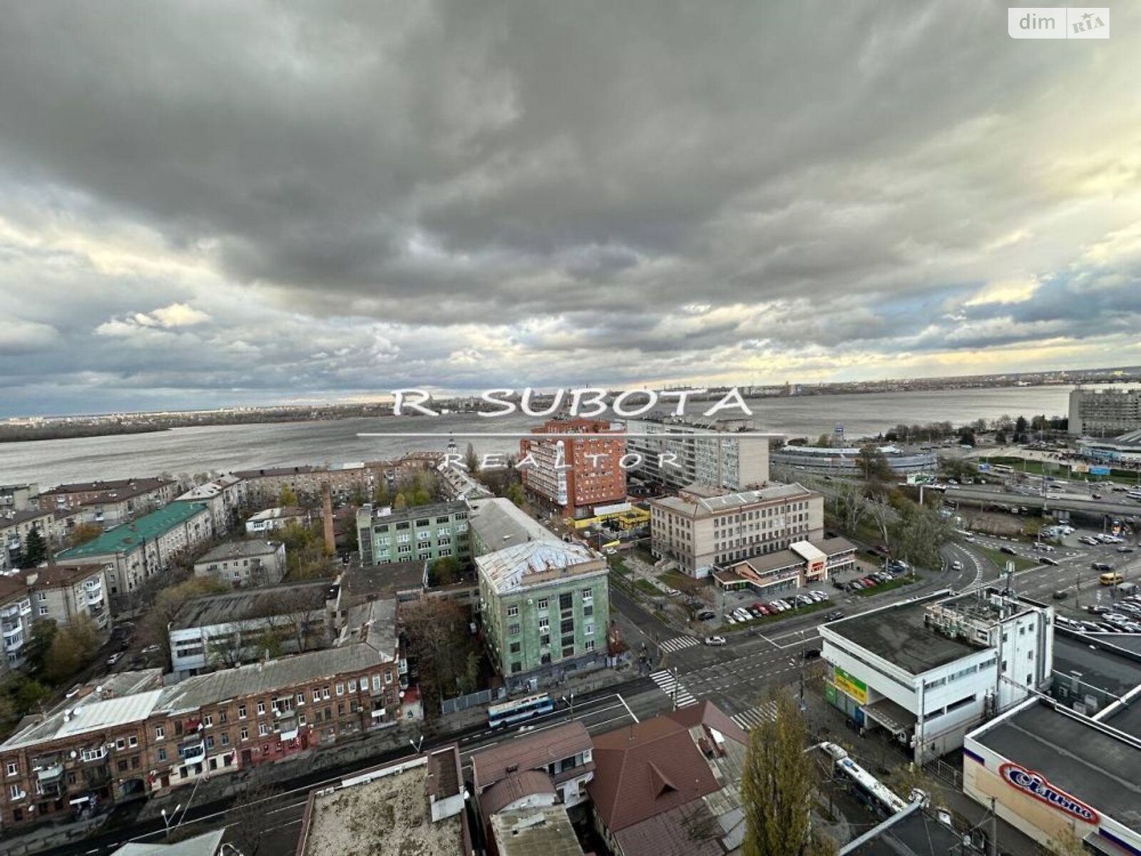 трикімнатна квартира в Дніпрі, район Центральний, на вул. Європейська 9А в довготривалу оренду помісячно фото 1 трикімнатна квартира в Дніпрі, район Центральний, на вул. Європейська 9А в довготривалу оренду помісячно фото 1