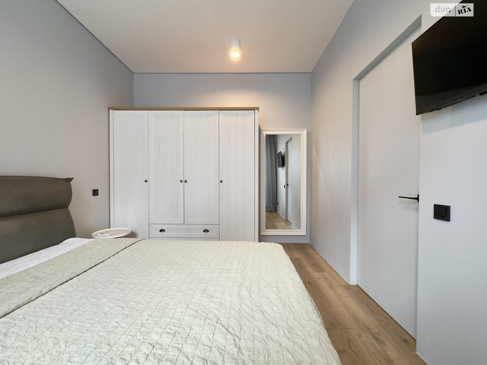 однокімнатна квартира в Дніпрі, район Центральний Пагорб, на вул. Костомарівська 1А в довготривалу оренду помісячно фото 1 однокімнатна квартира в Дніпрі, район Центральний Пагорб, на вул. Костомарівська 1А в довготривалу оренду помісячно фото 1