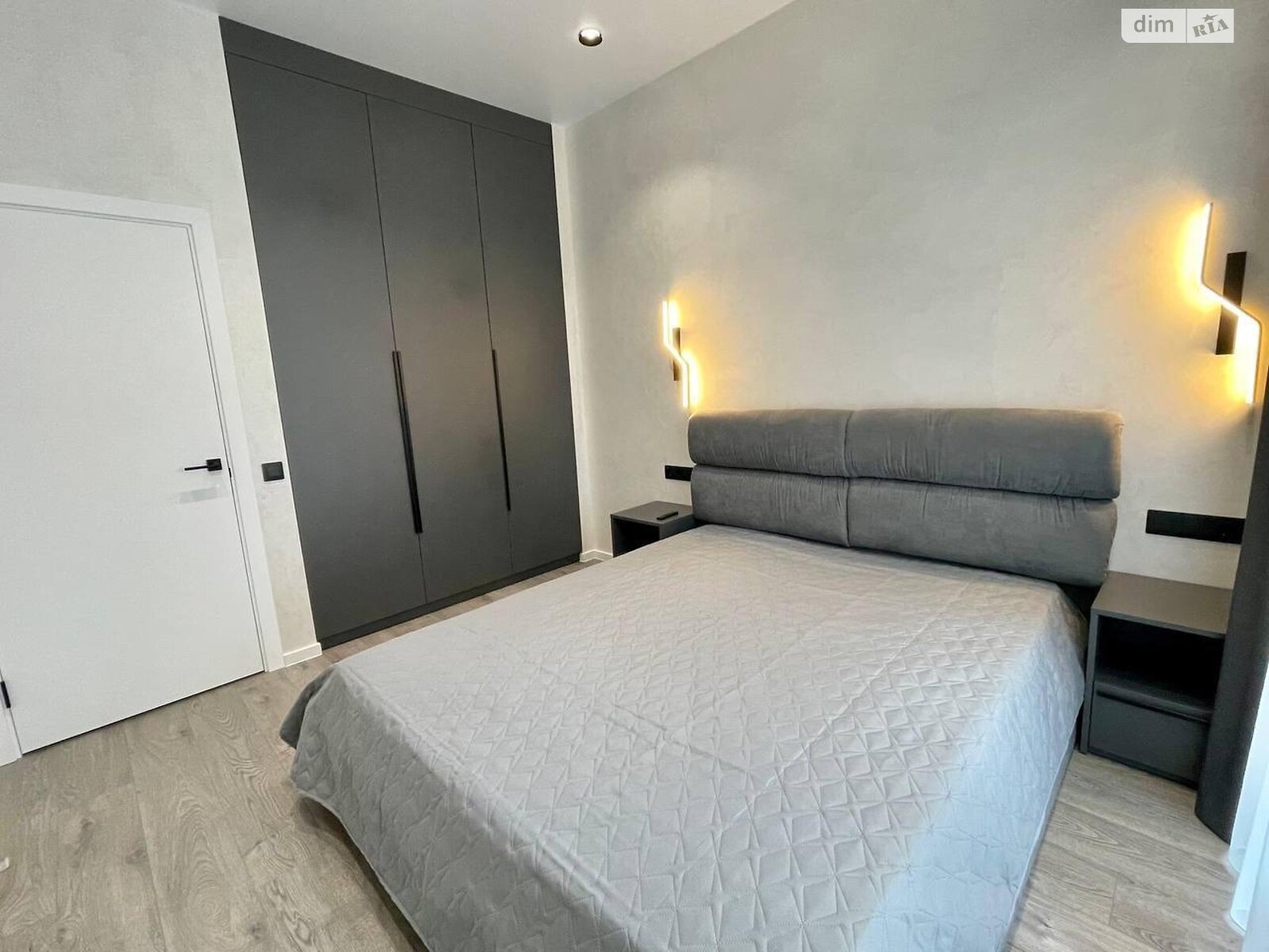 двухкомнатная квартира в Днепре, район Центральный Холм, на ул. Костомаровская 1А в аренду на долгий срок помесячно фото 1