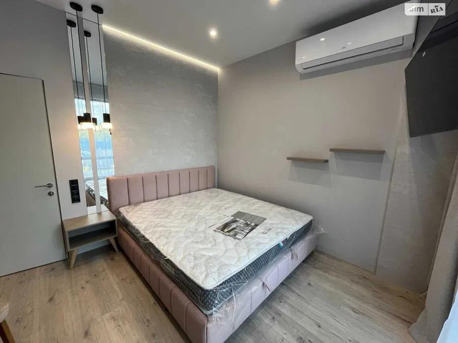 двухкомнатная квартира в Днепре, район Центральный Холм, на ул. Костомаровская 1А в аренду на долгий срок помесячно фото 1